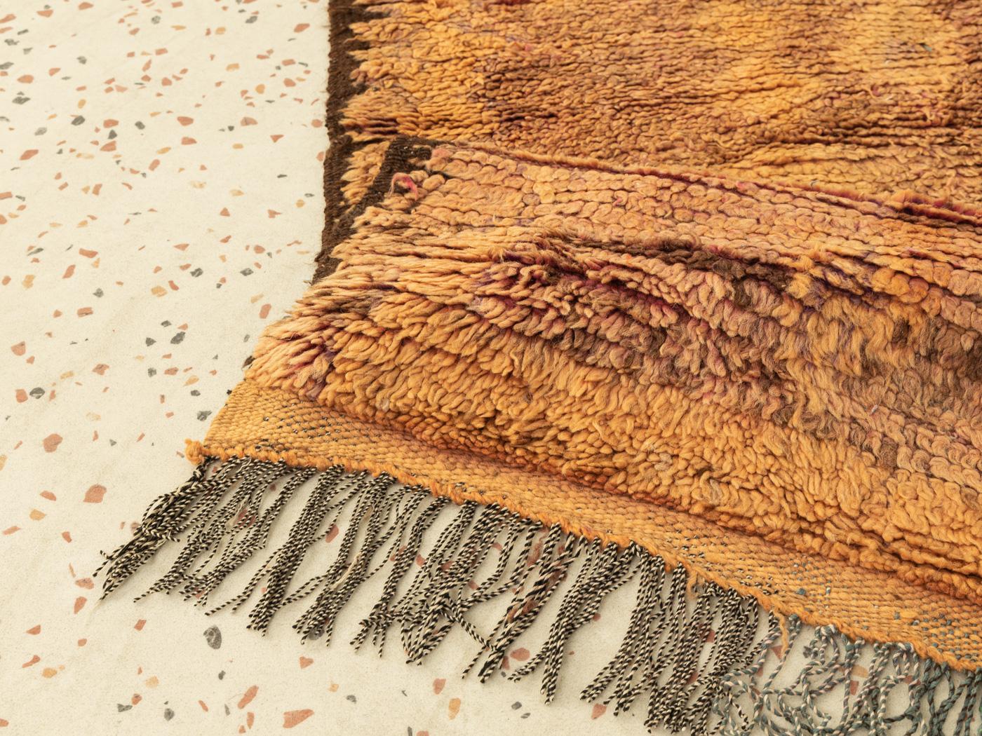 Tapis berbère marocain vintage Rehamna rouge orange Haouz de Marrakech en vente 1