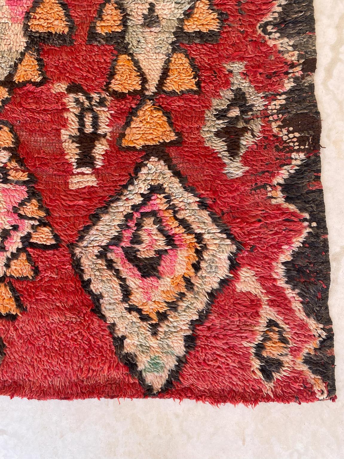 Vintage Moroccan Rehamna rug - Red/pink - 5.9x12.2feet / 180x373cm For Sale 6