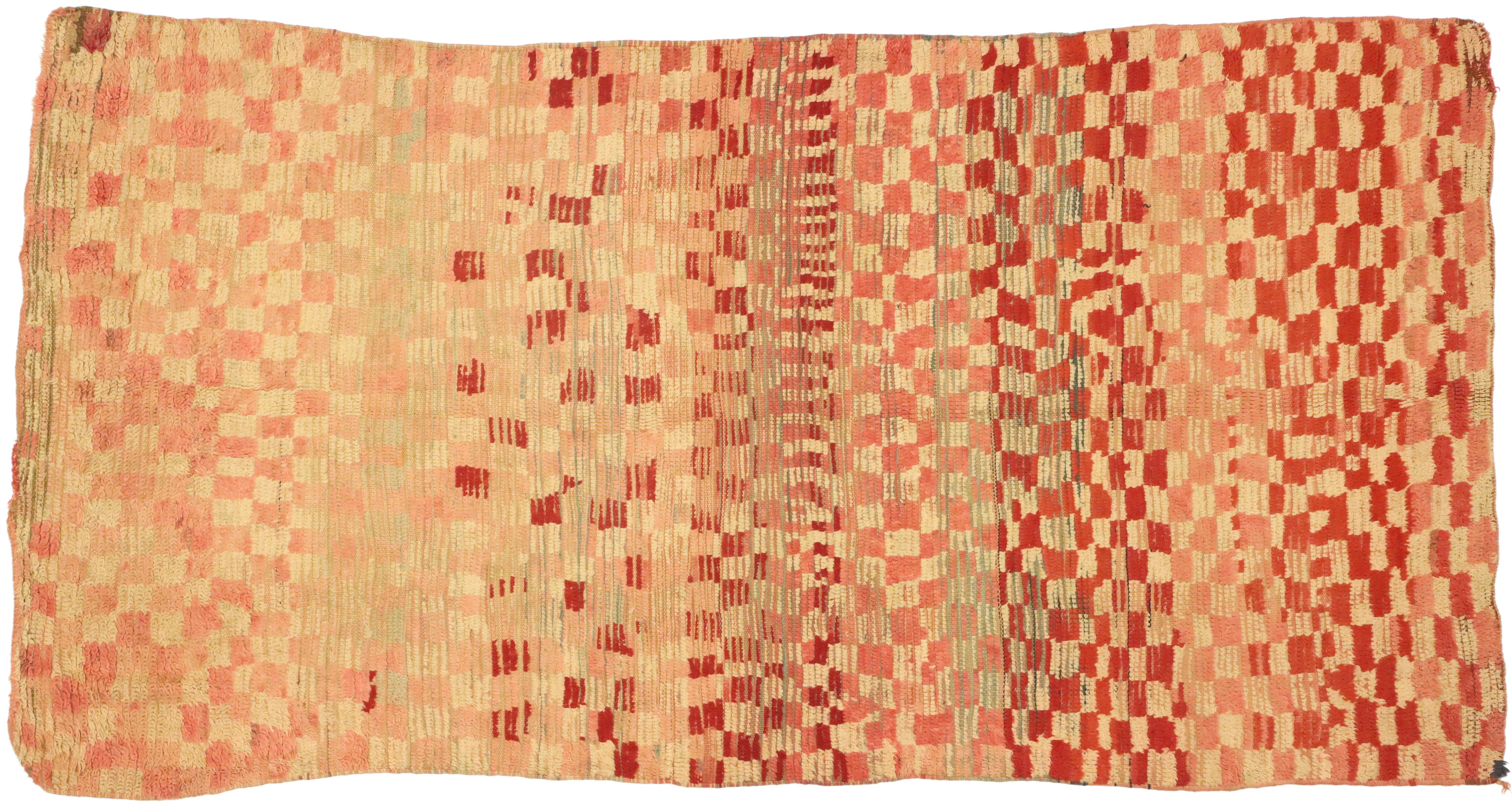 Vintage Moroccan Rehamna Rug with Checkerboard Pattern and Cubism Style For Sale 2