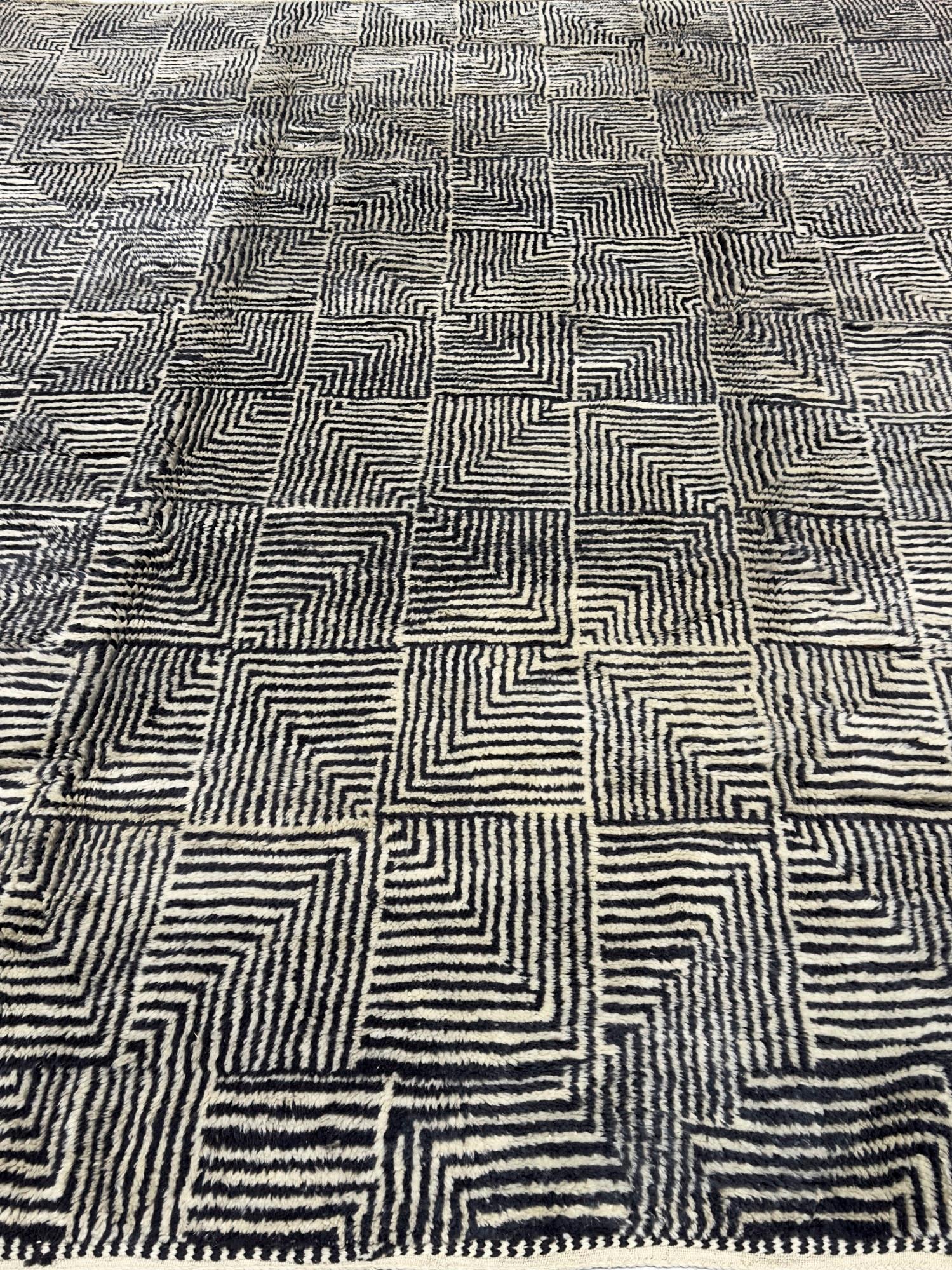 Vintage Moroccan Rug 10’5” x 12’9” For Sale 2