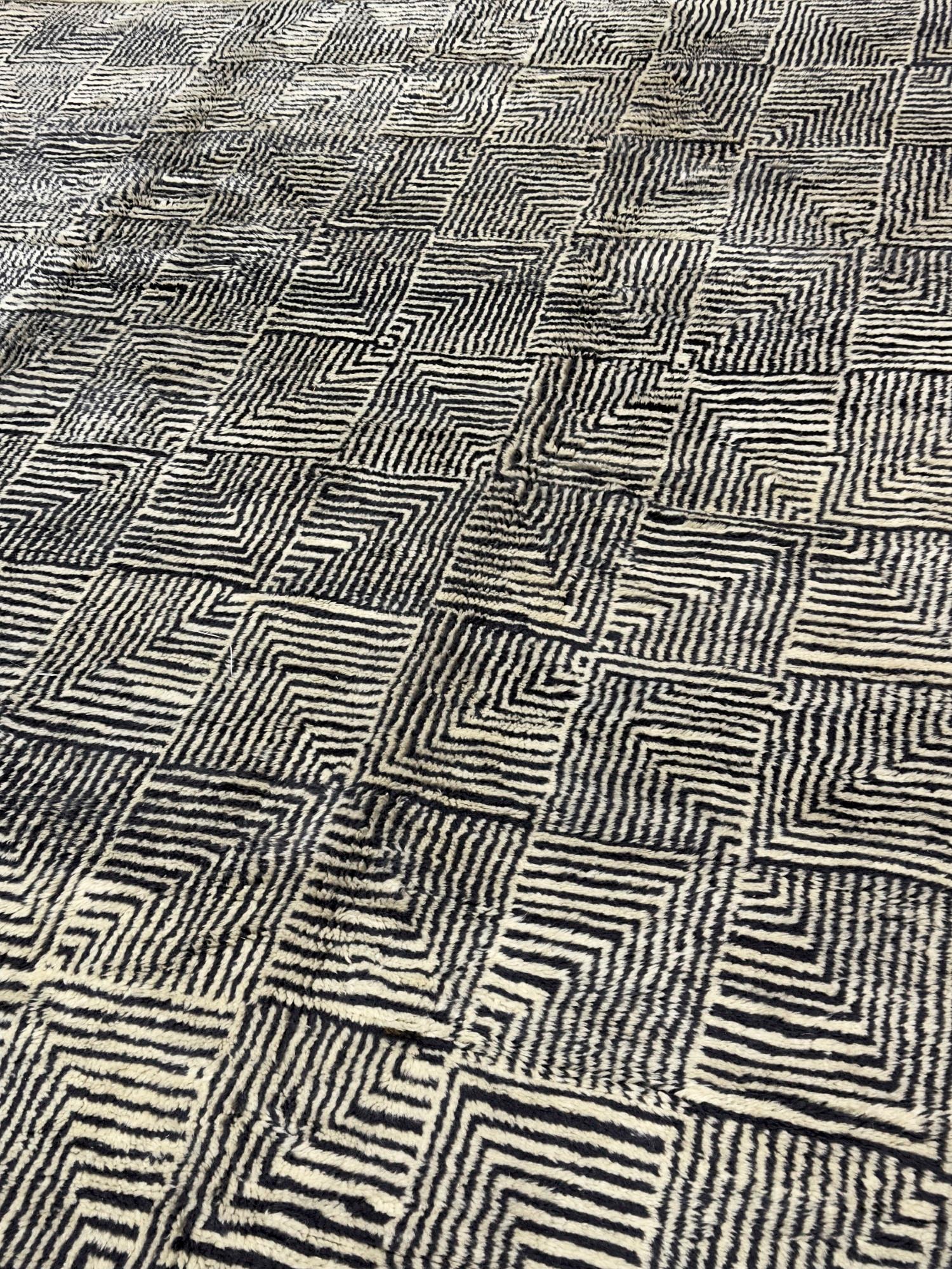 Vintage Moroccan Rug 10’5” x 12’9” For Sale 3