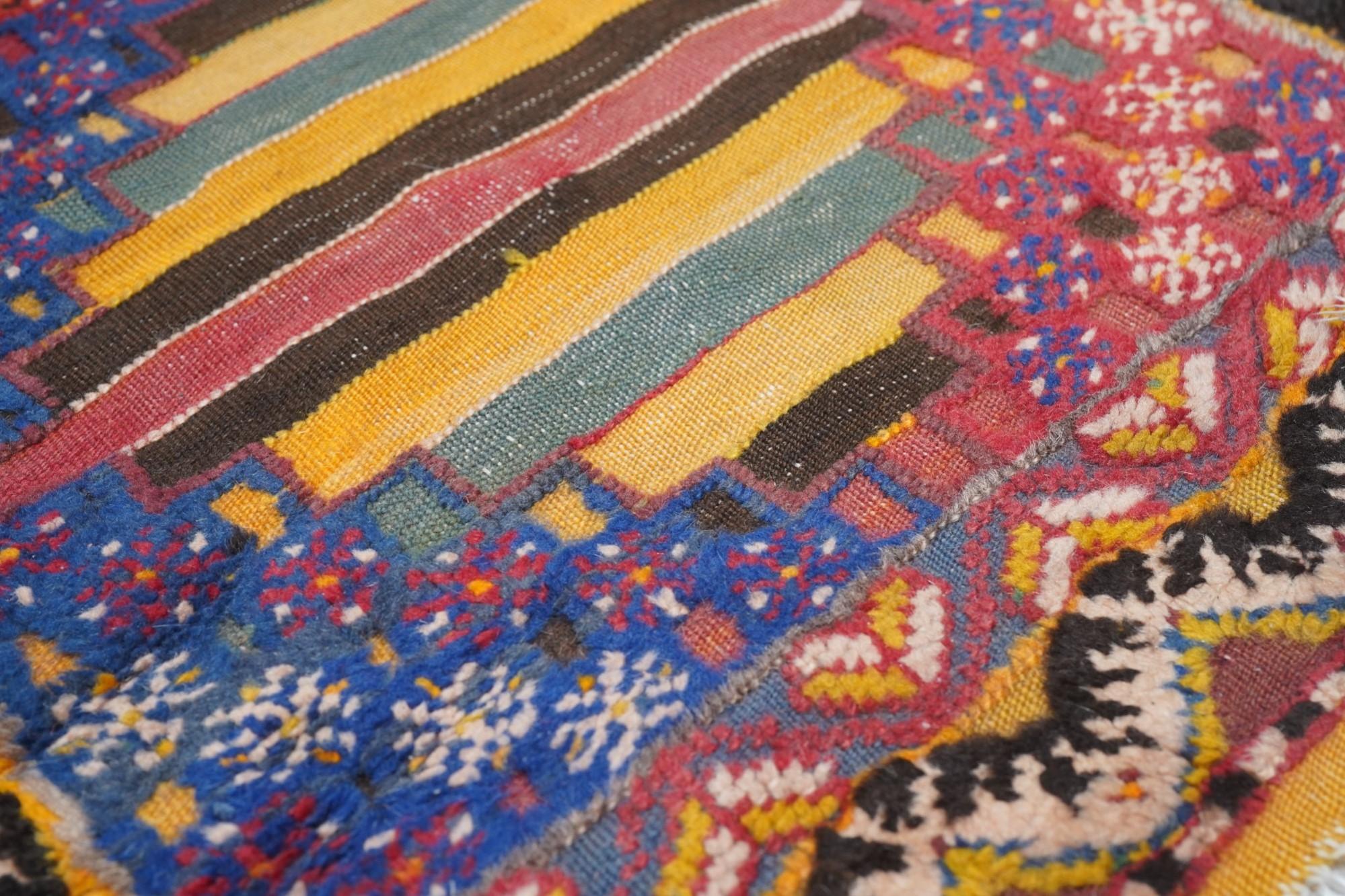 Vintage Marokkanischer Teppich 2'4'' x 5'5'' (Wolle) im Angebot