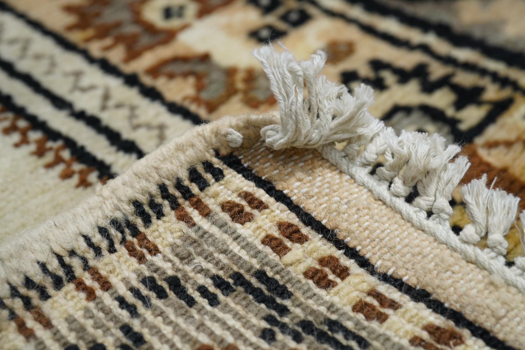 Marokkanischer Vintage-Teppich im Angebot 5