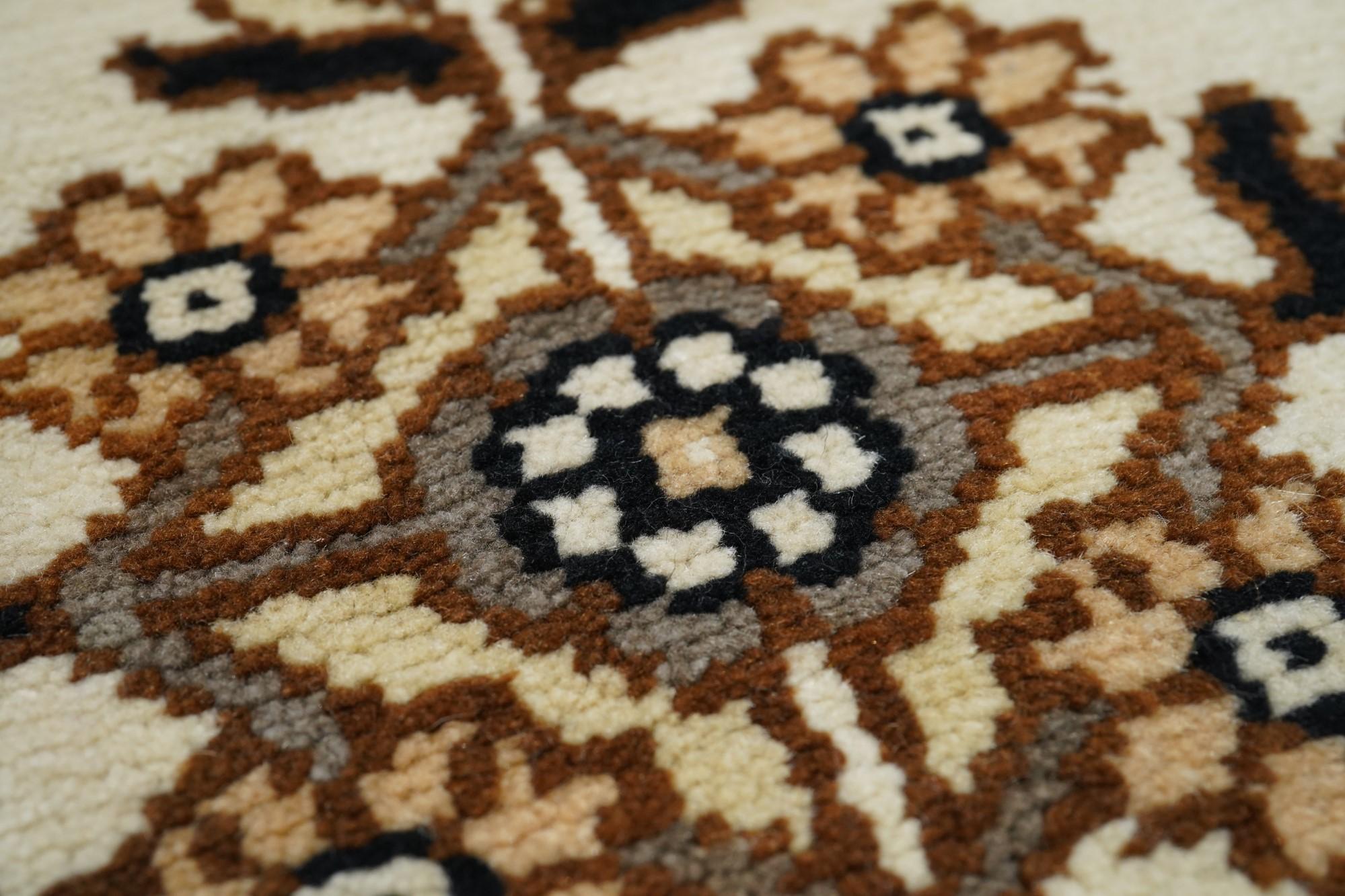 Marokkanischer Vintage-Teppich im Angebot 3