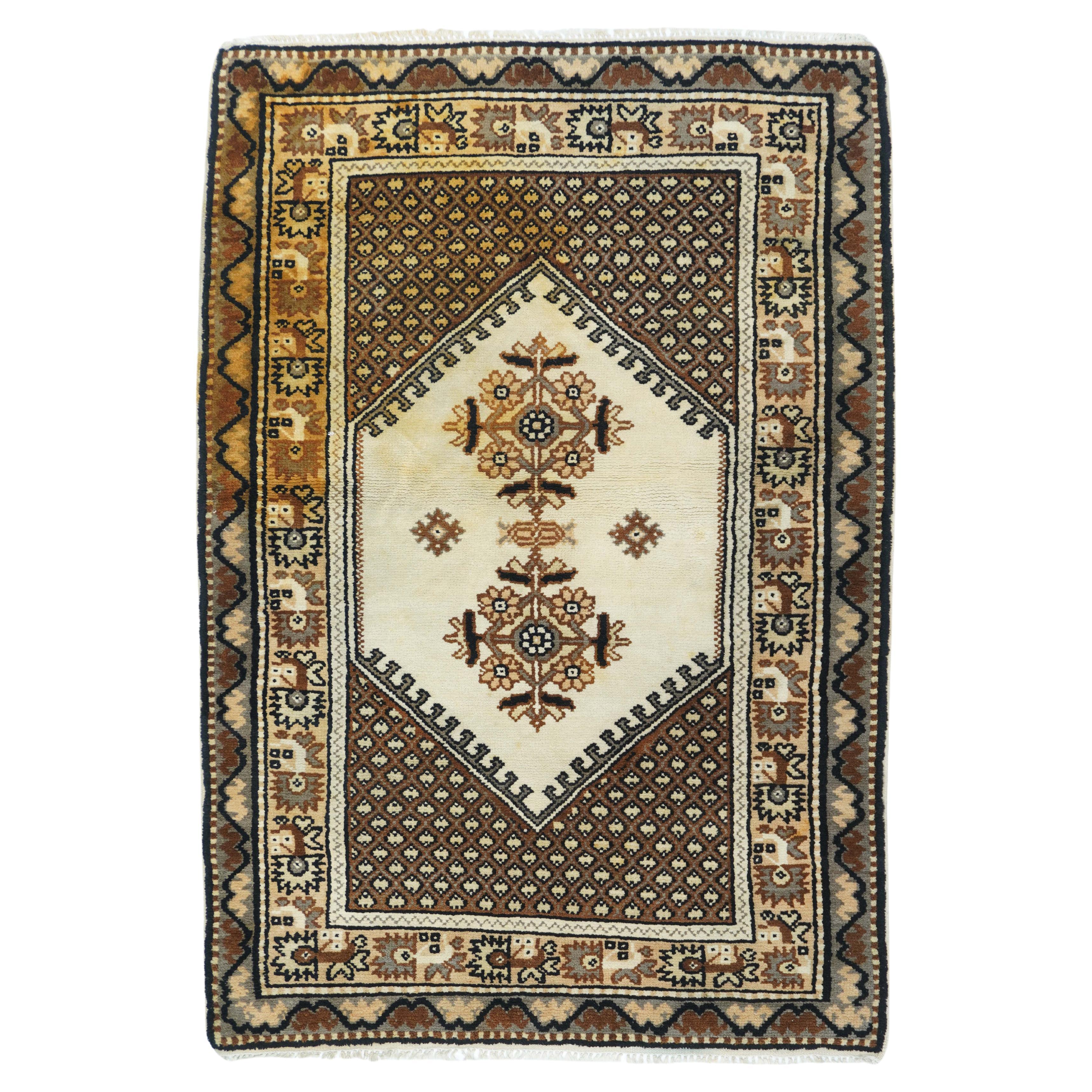 Vintage Marokkanischer Teppich 3'7'' x 5'4''