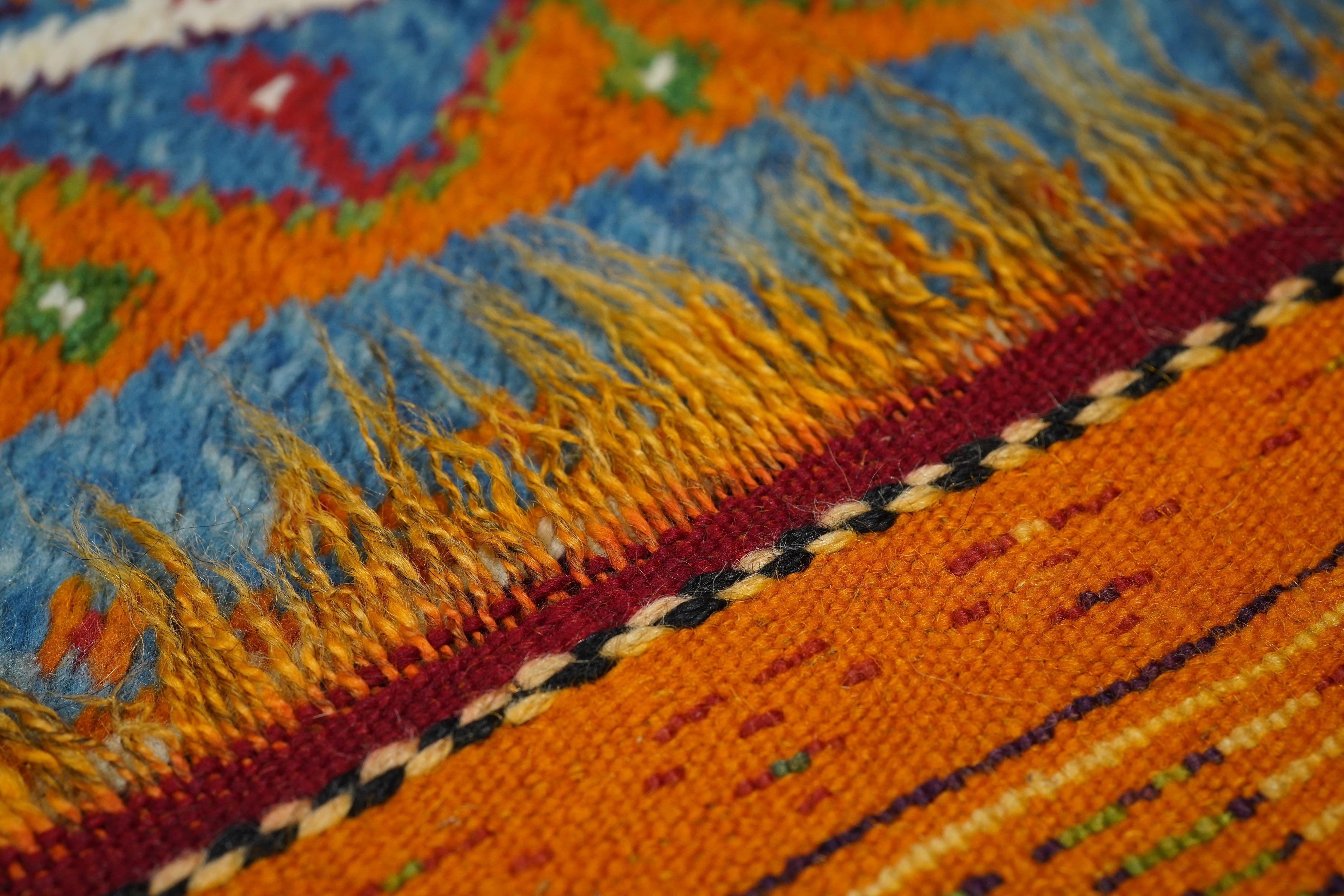 Marokkanischer Vintage-Teppich 4'4'' x 7'7'' im Angebot 5