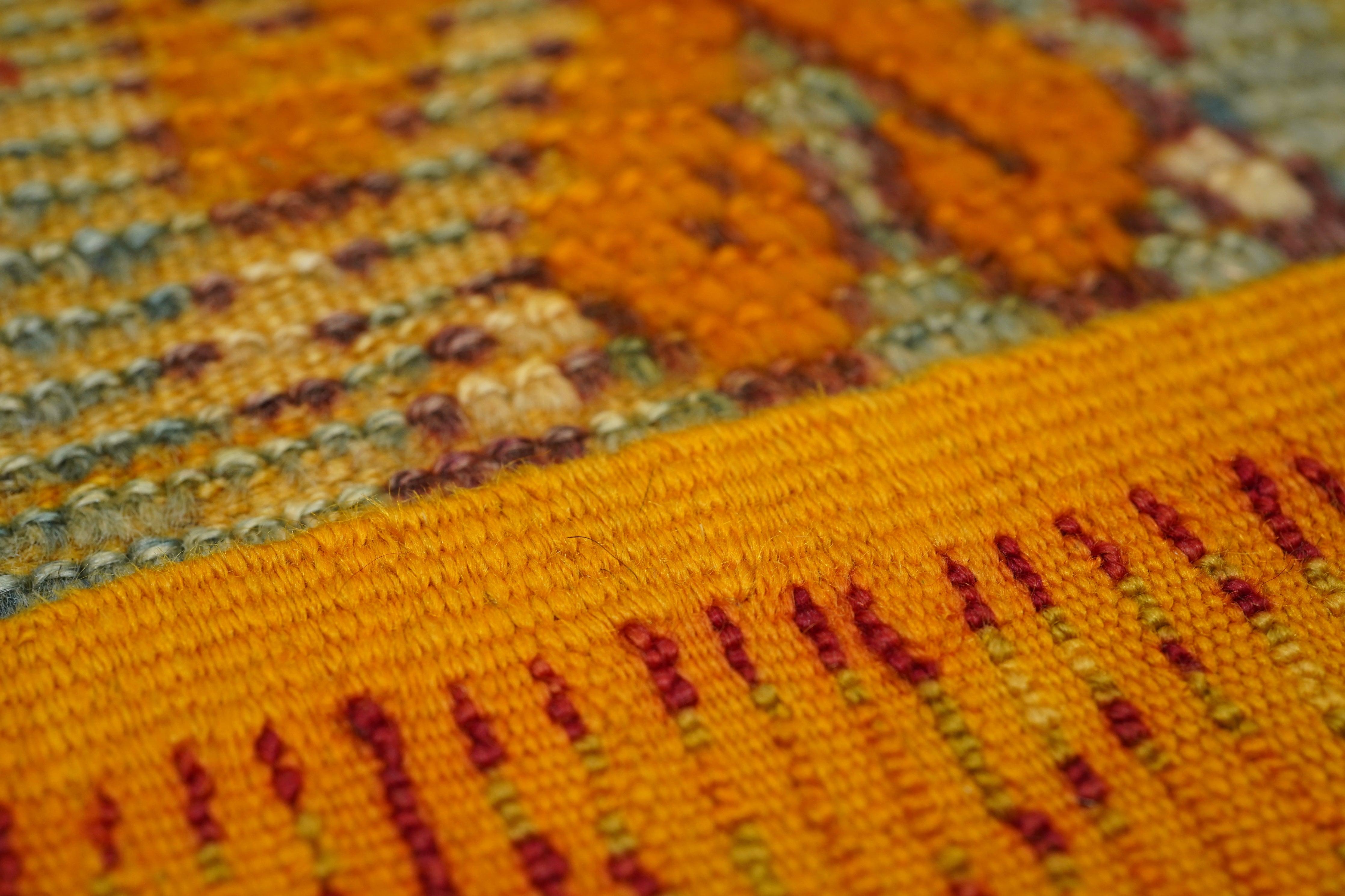 Vintage Moroccan Rug 4'8'' x 9'8'' For Sale 5