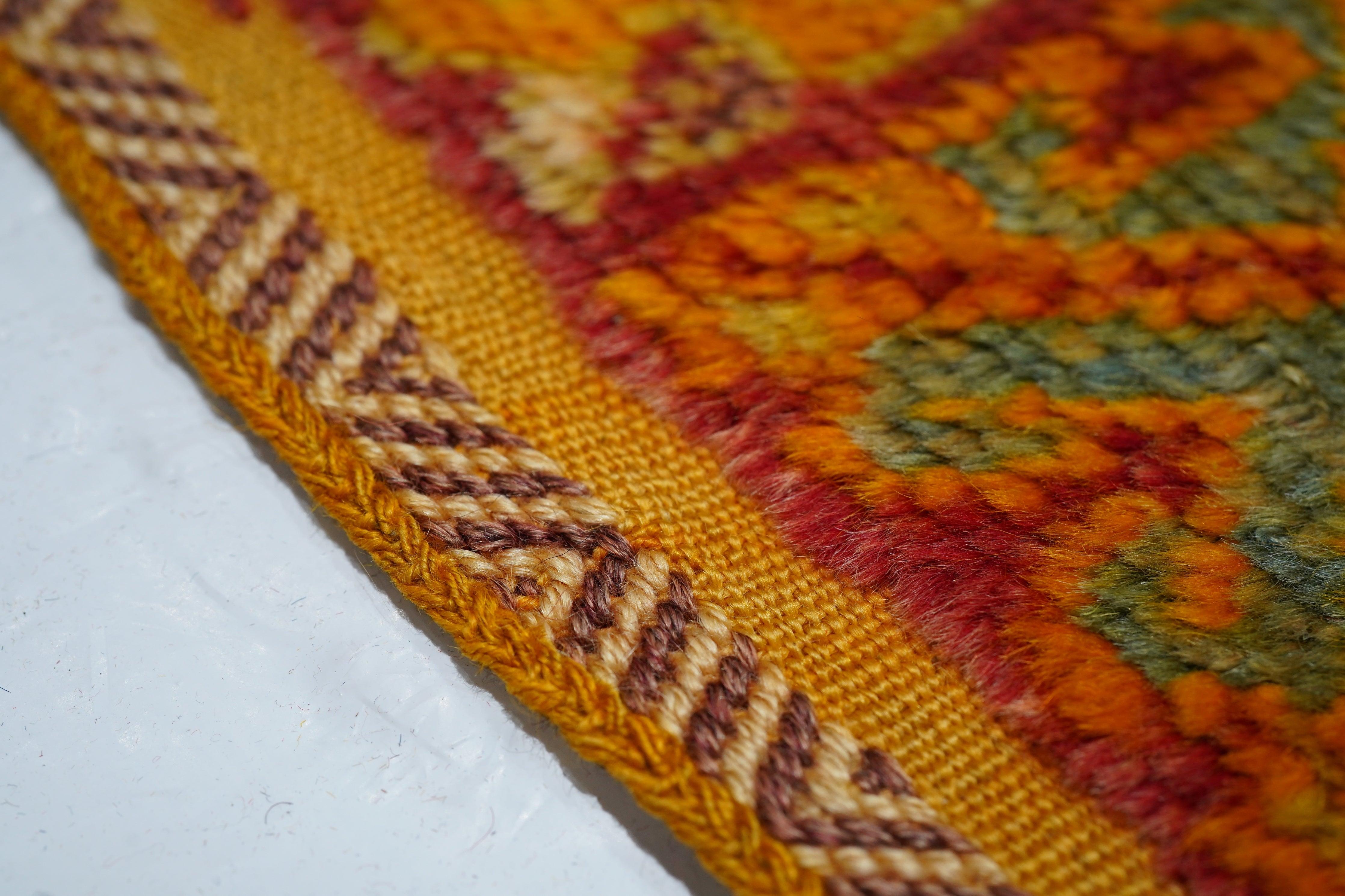 20th Century Vintage Moroccan Rug 4'8'' x 9'8'' For Sale