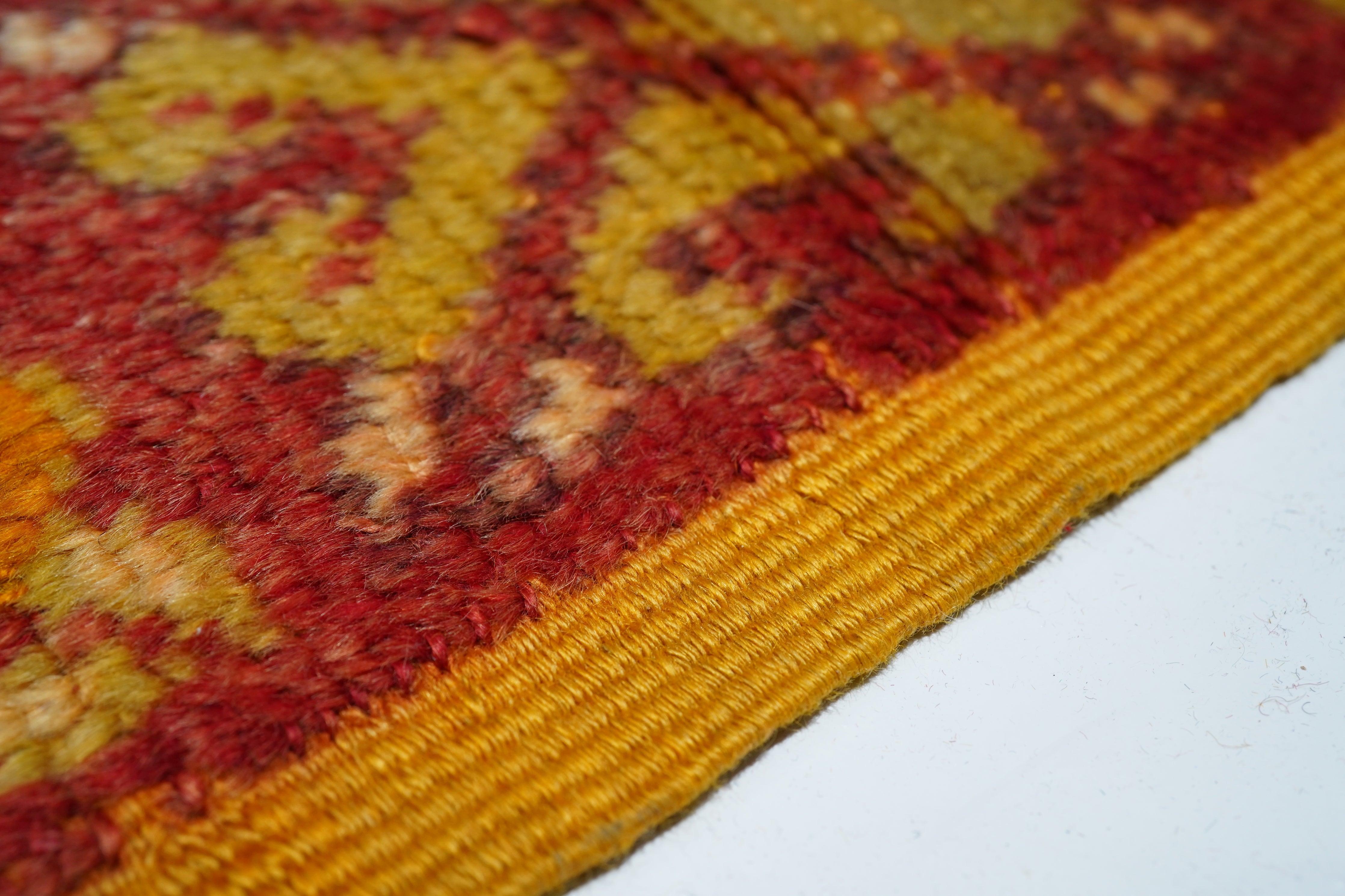 Vintage Moroccan Rug 4'8'' x 9'8'' For Sale 1
