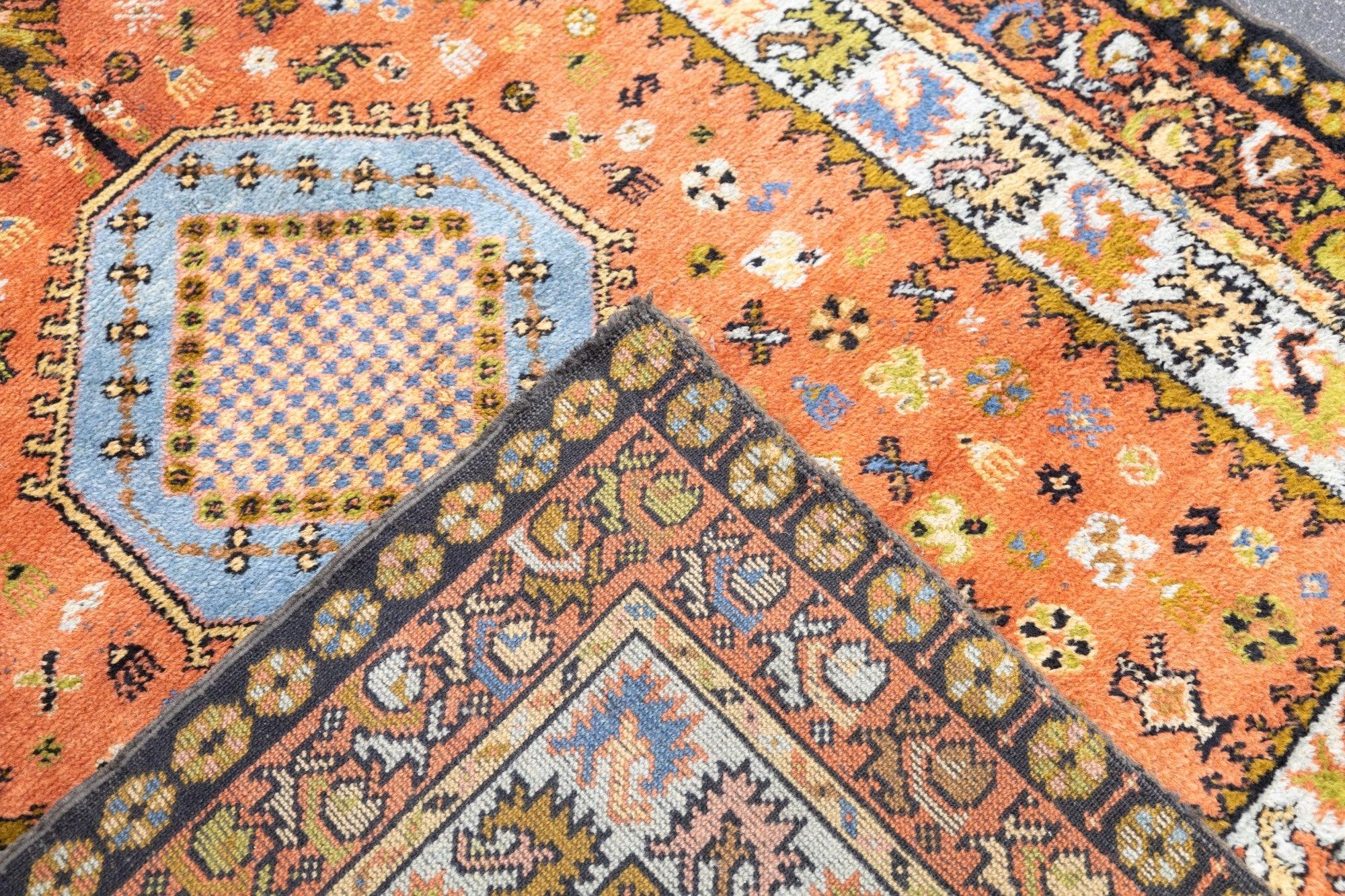 Vintage Moroccan Rug 4'9'' x 6'5'' For Sale 5