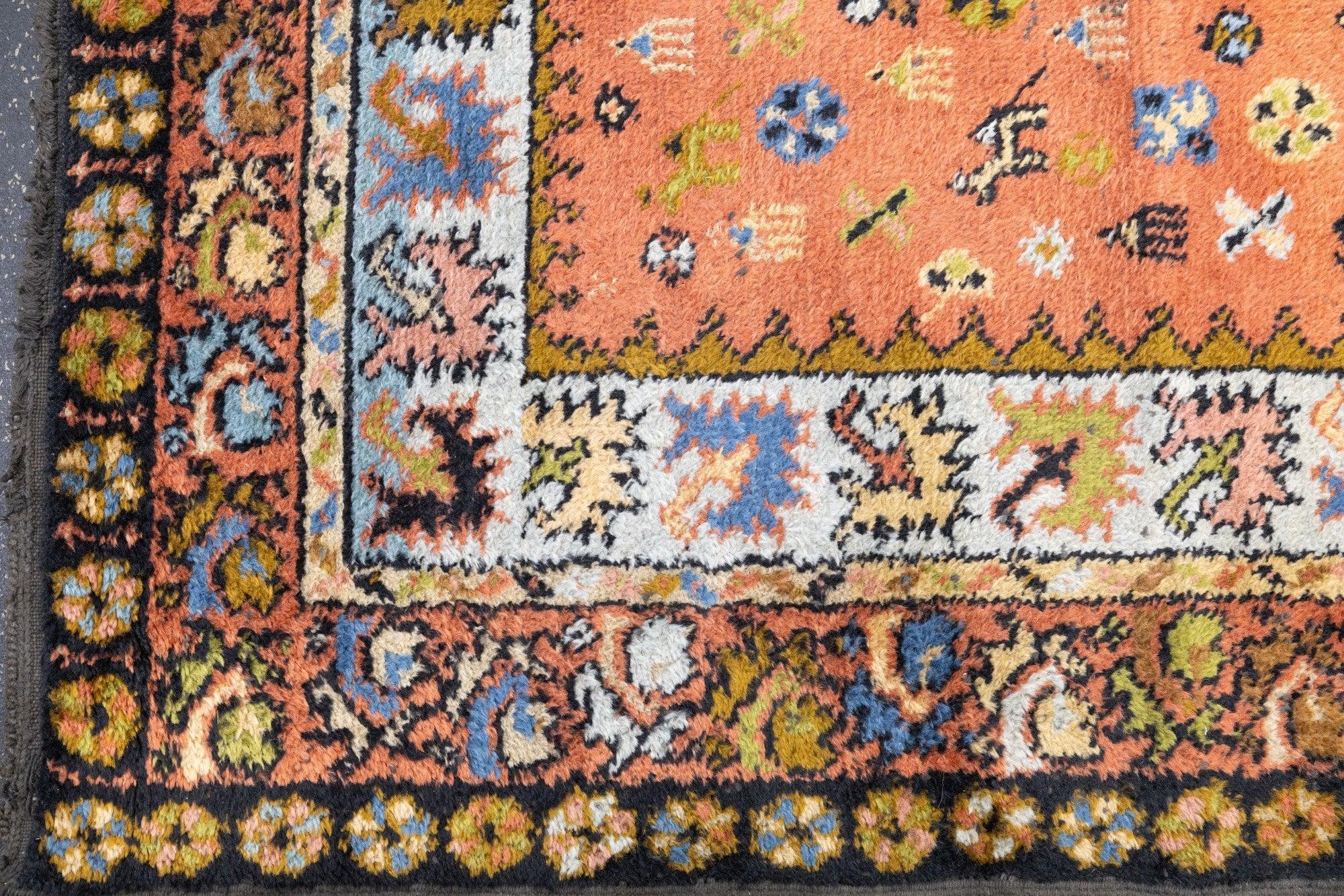 Vintage Moroccan Rug 4'9'' x 6'5'' For Sale 1