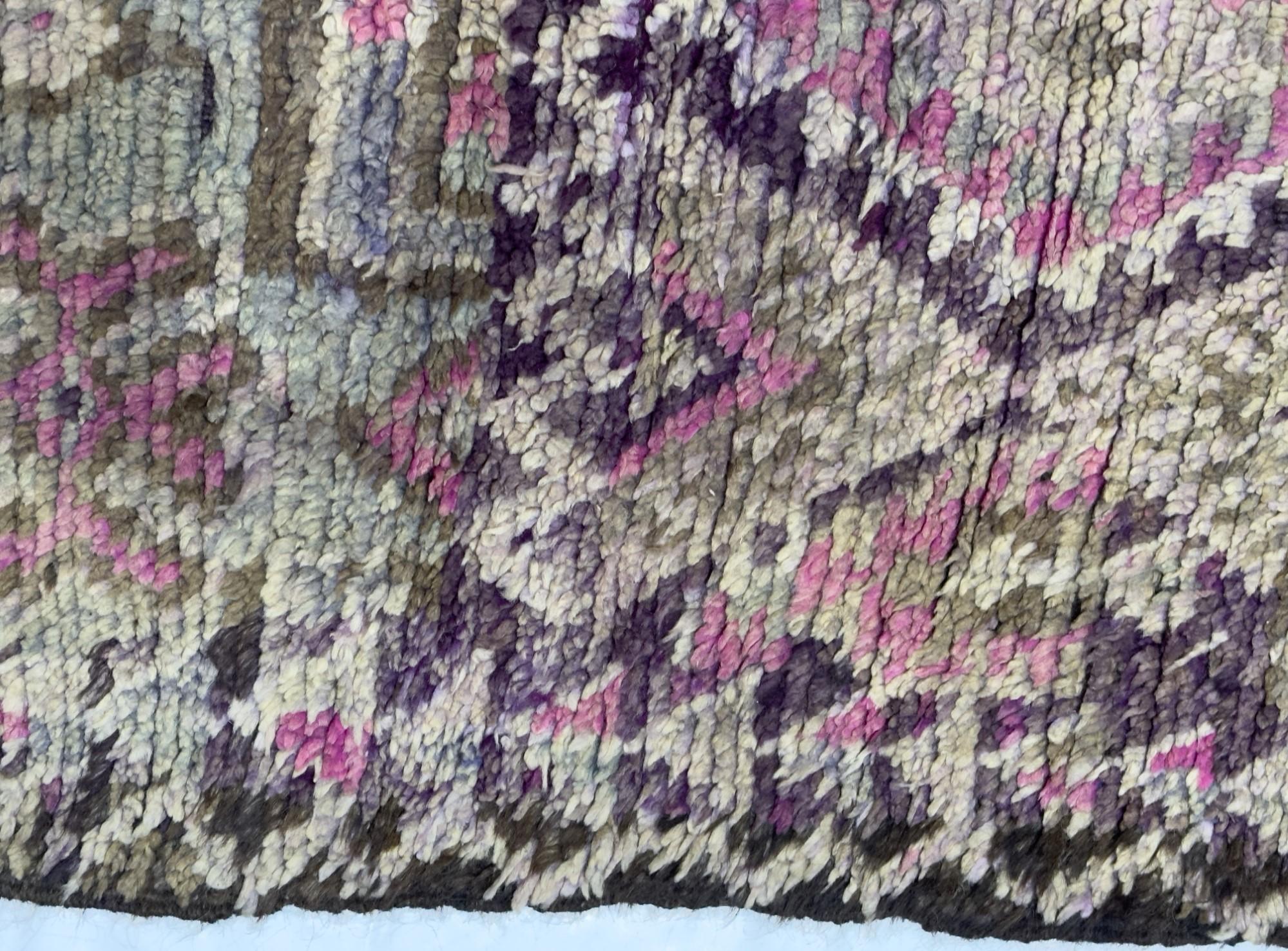 Vintage Moroccan Rug 5’9