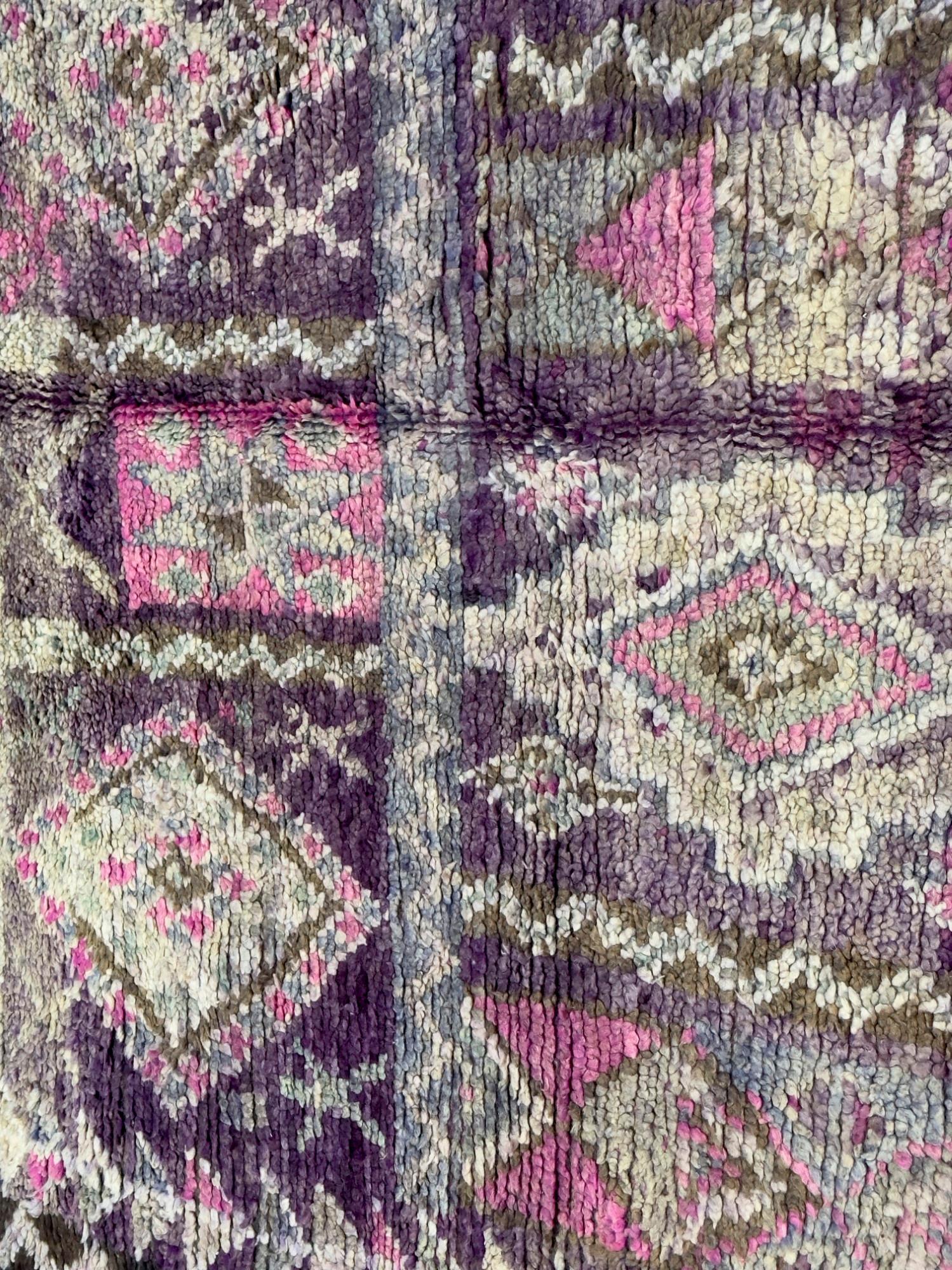 Vintage Moroccan Rug 5’9