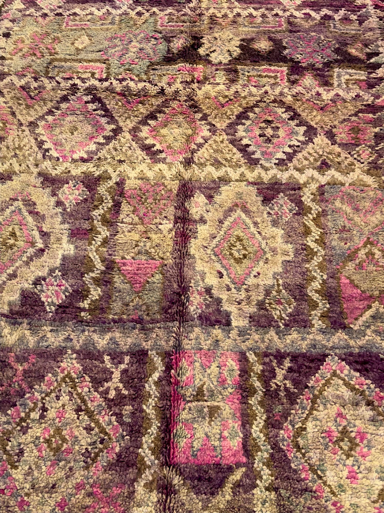 Vintage Moroccan Rug 5’9