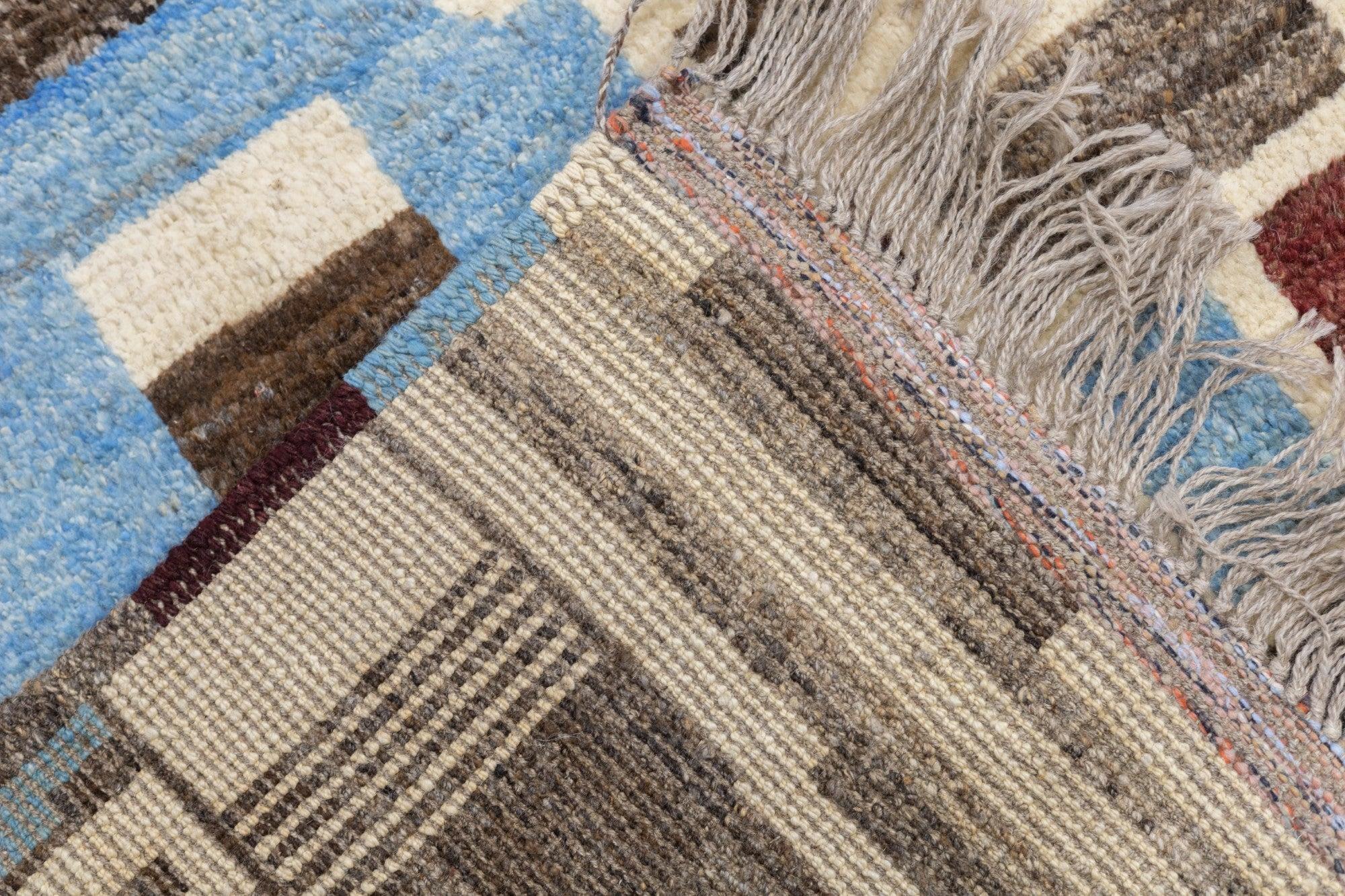 Vintage Moroccan Rug 6'10'' x 9'11'' For Sale 7