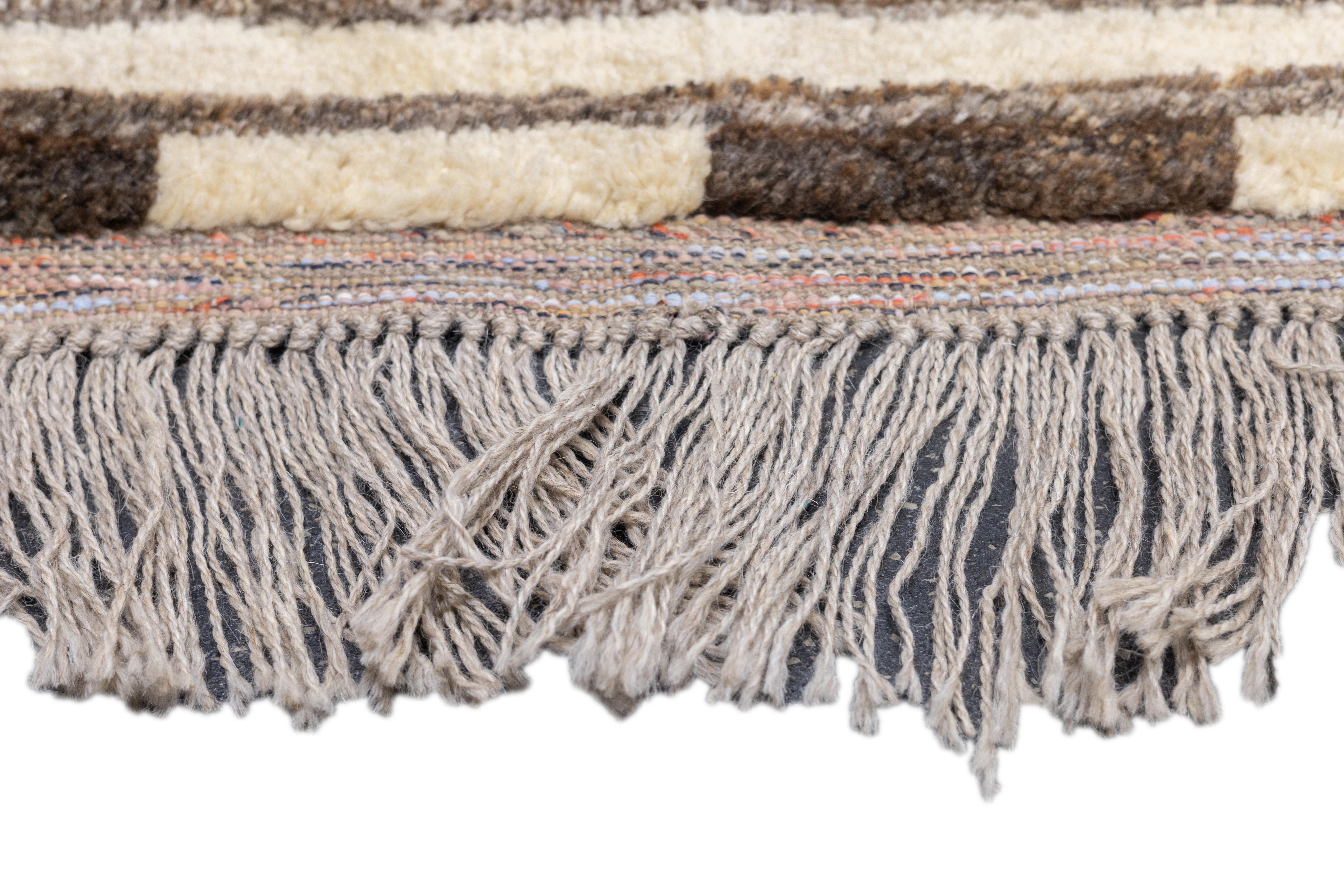 20th Century Vintage Moroccan Rug 6'10'' x 9'11'' For Sale
