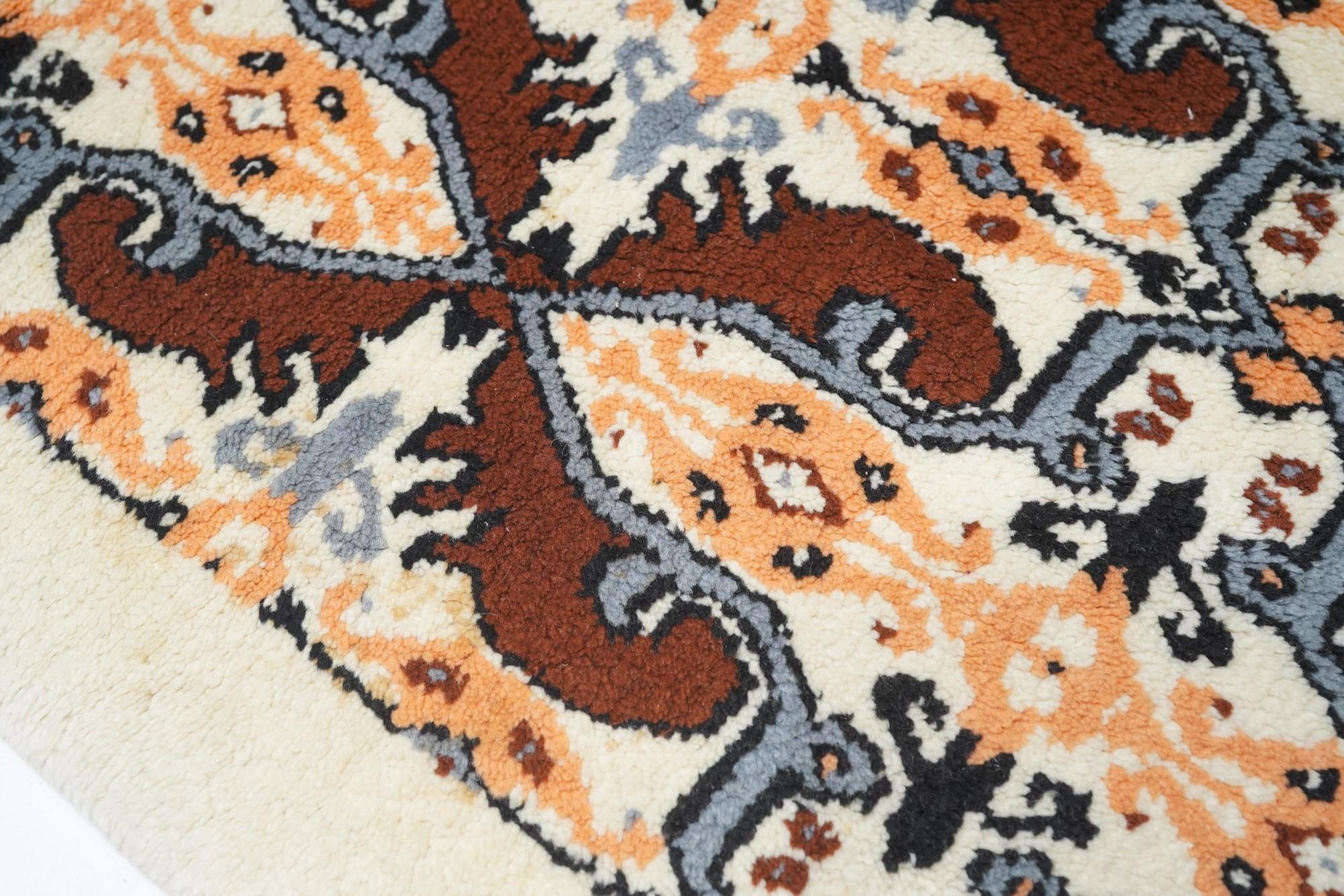 Vintage Marokkanischer Teppich 6'4'' x 10' (Mitte 17. Jahrhundert) im Angebot