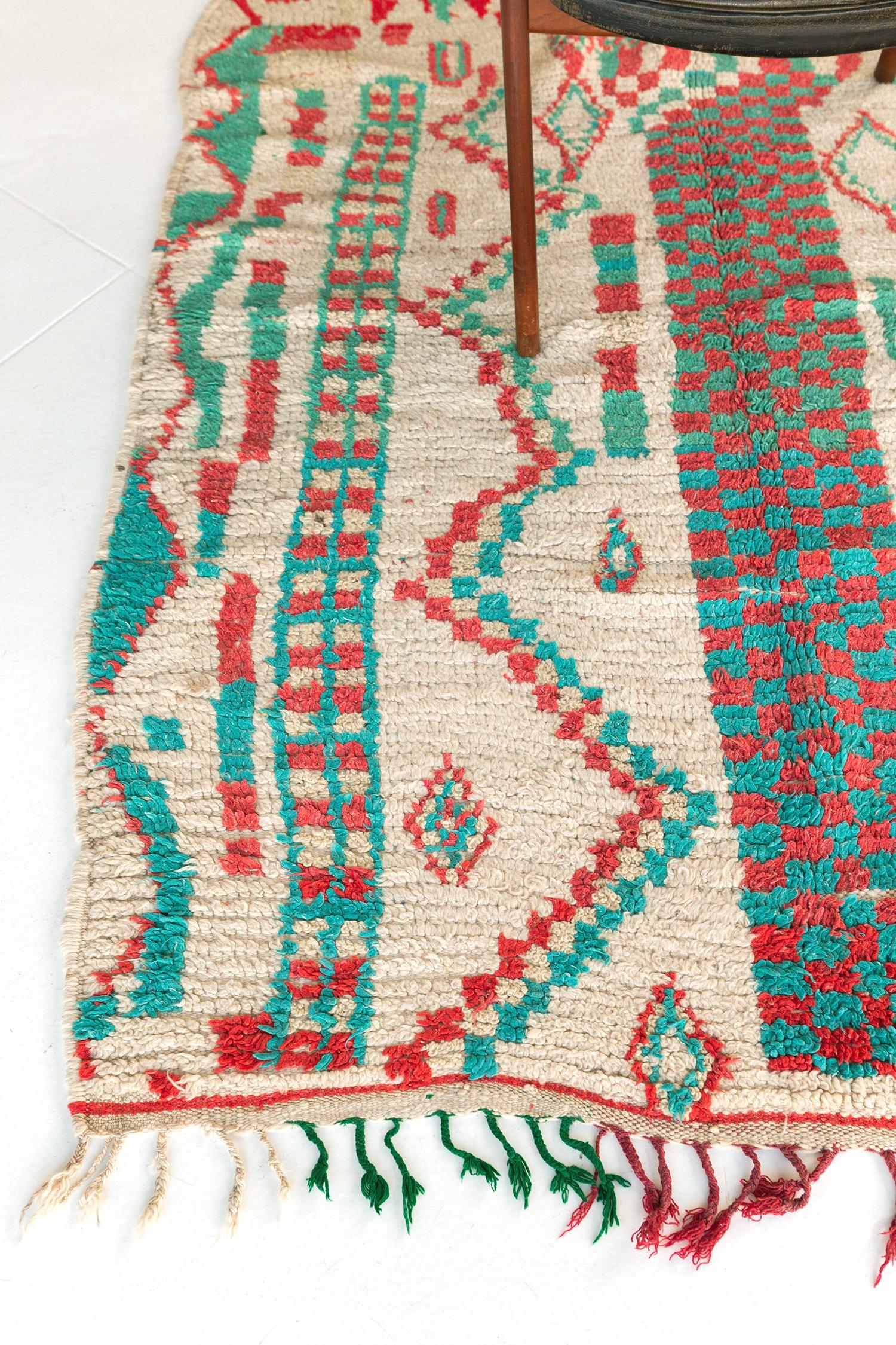 Marokkanischer Teppich aus der Atlas-Kollektion mit Azilal-Stamme (Mitte des 20. Jahrhunderts) im Angebot