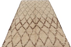 Tapis marocain vintage, beige avec motifs géométriques en losange marron - Rug & Kilim