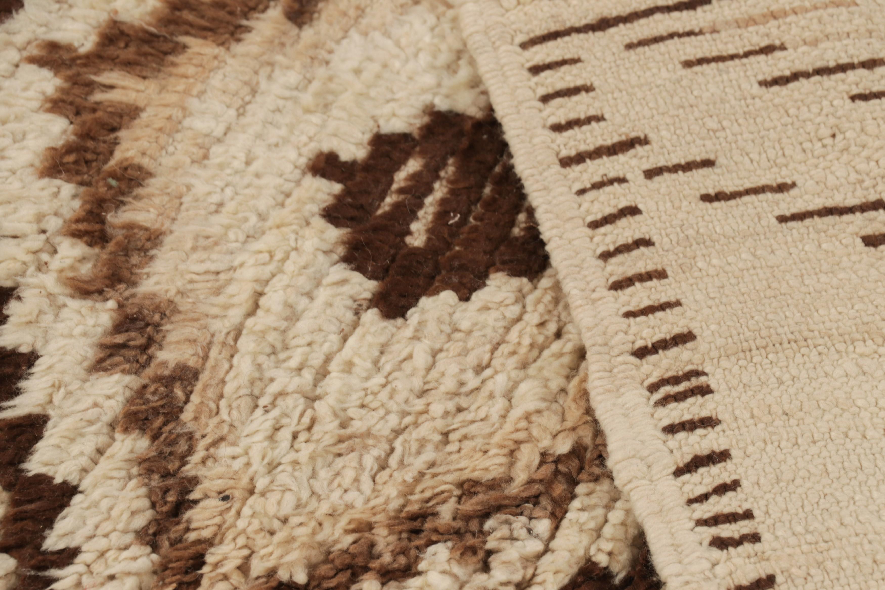 Wool Vintage Moroccan Rug, Beige with Brown Diamond Patterns - Rug & Kilim For Sale