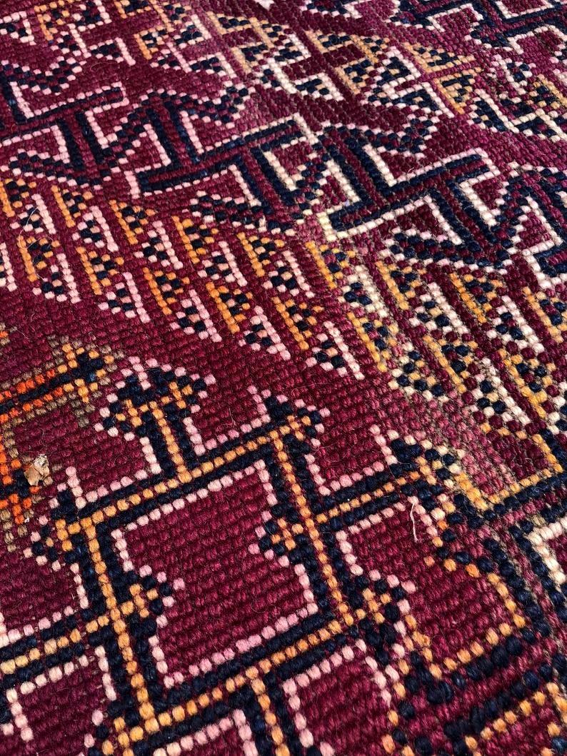 Hand-Woven Vintage Moroccan Rug Beni Mguild, Berber Carpet Handmade For Sale