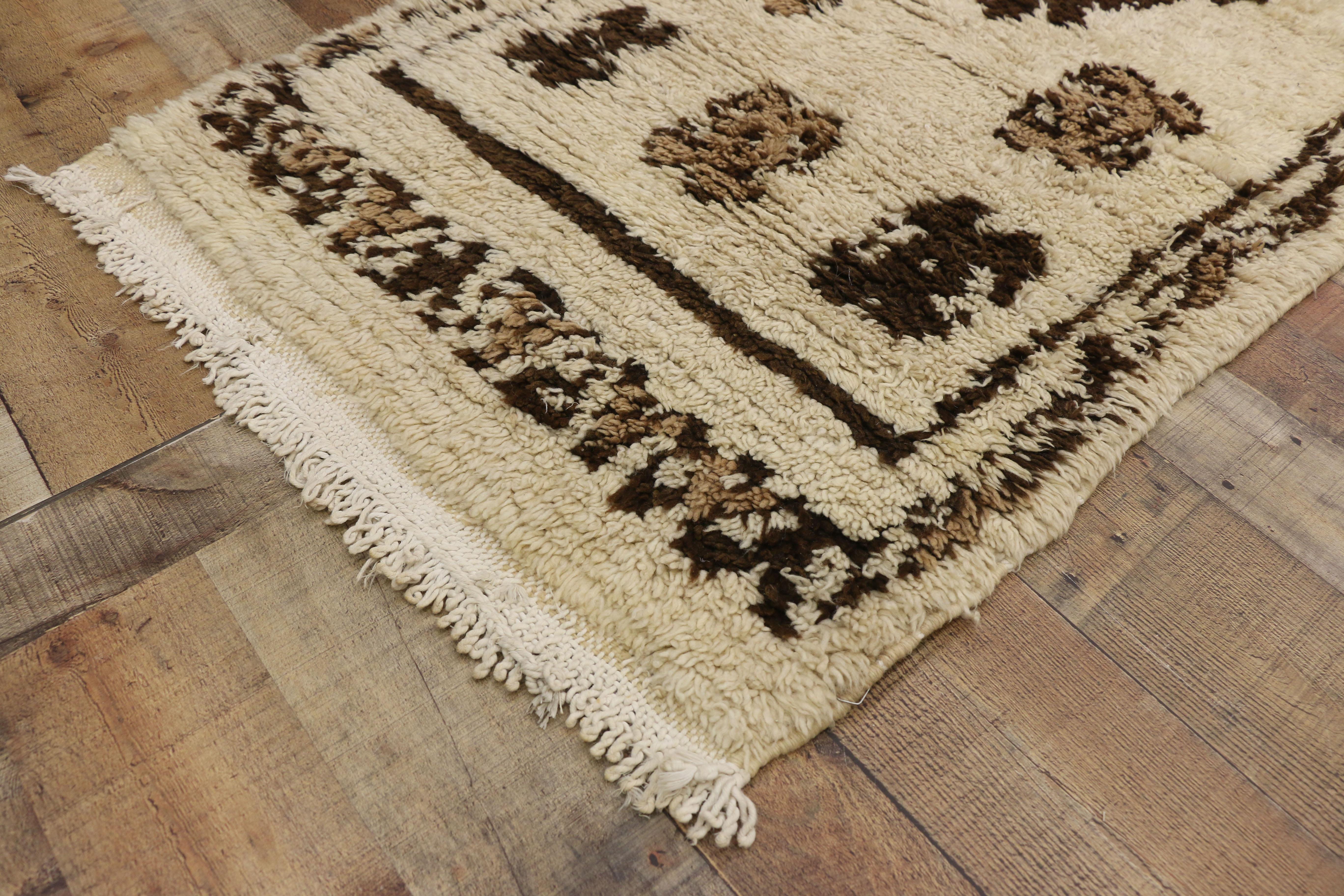 Wool Vintage Berber Moroccan Rug with Tribal Style For Sale