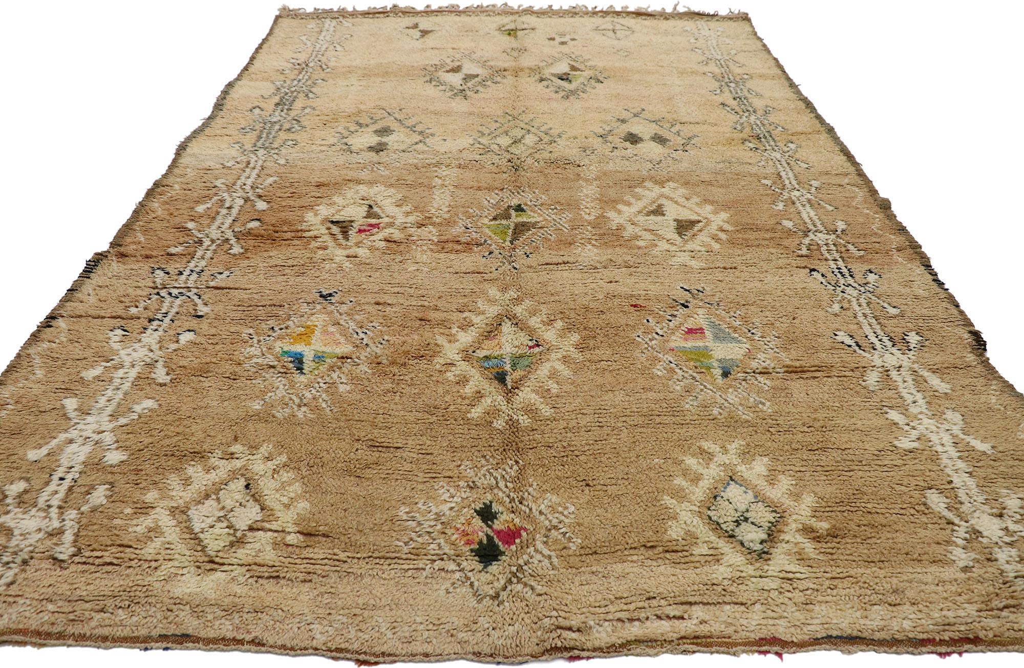 Tribal Tapis marocain vintage Beni MGuild par les tribus berbères du Maroc en vente