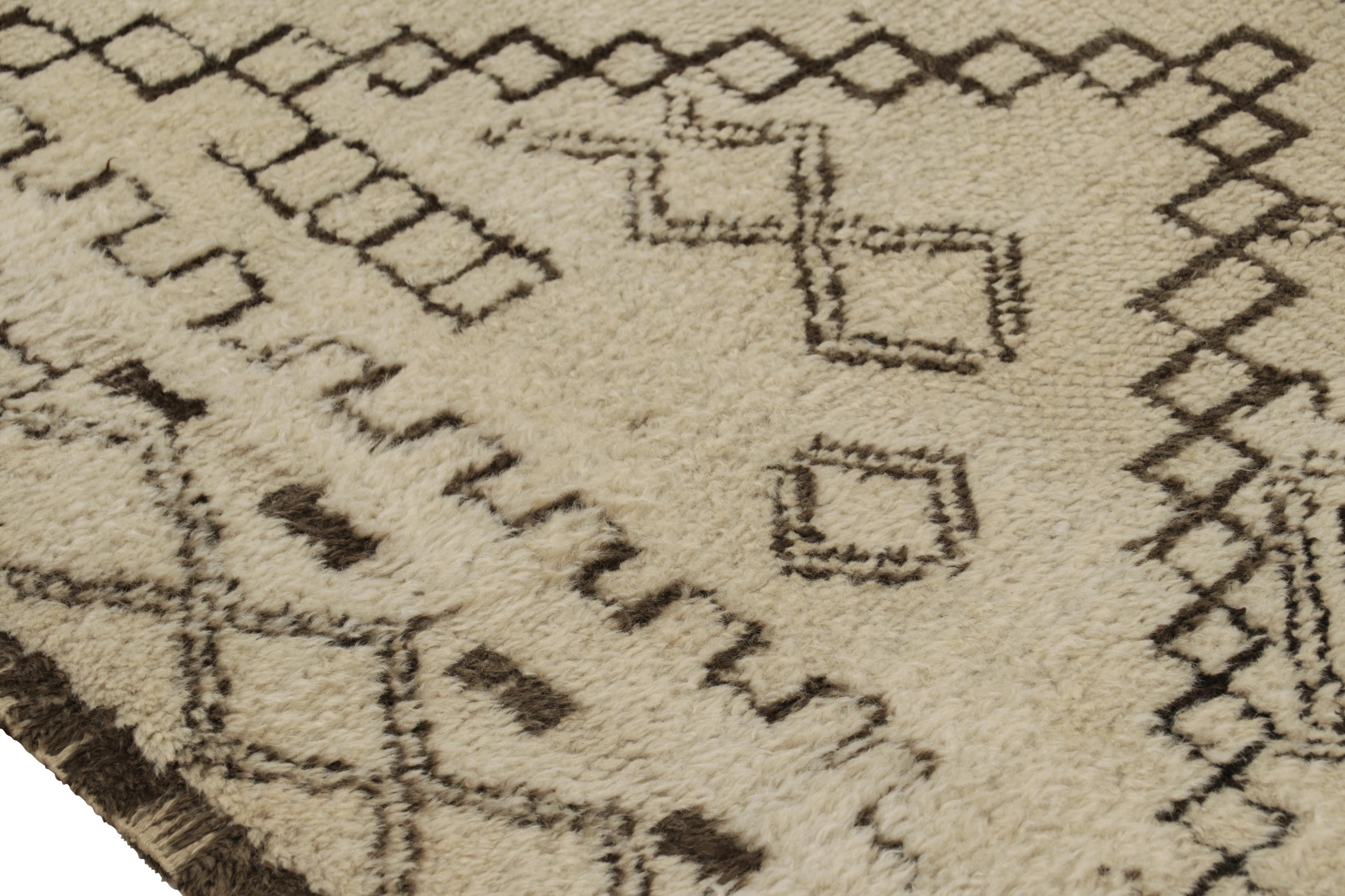 Vintage Moroccan Rug, Cream and Brown Diamond Geometric Patterns - Rug & Kilim For Sale 1