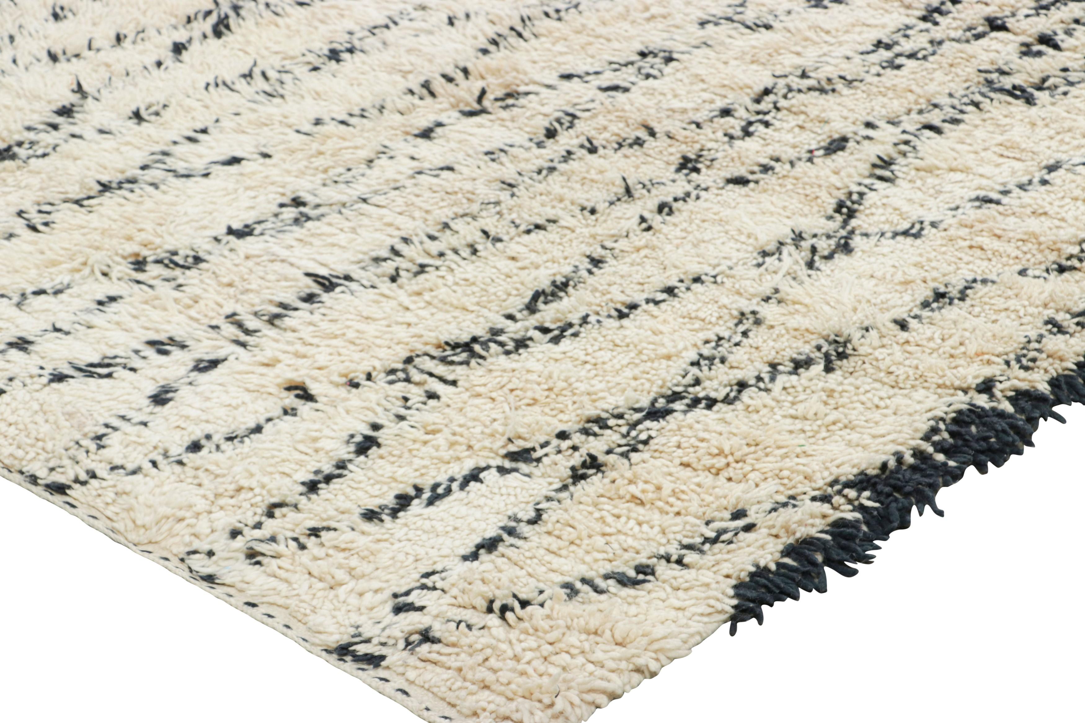 Vintage Marokkanischer Teppich, Creme & Schwarz mit Rautenmustern - Rug & Kilim (Wolle) im Angebot
