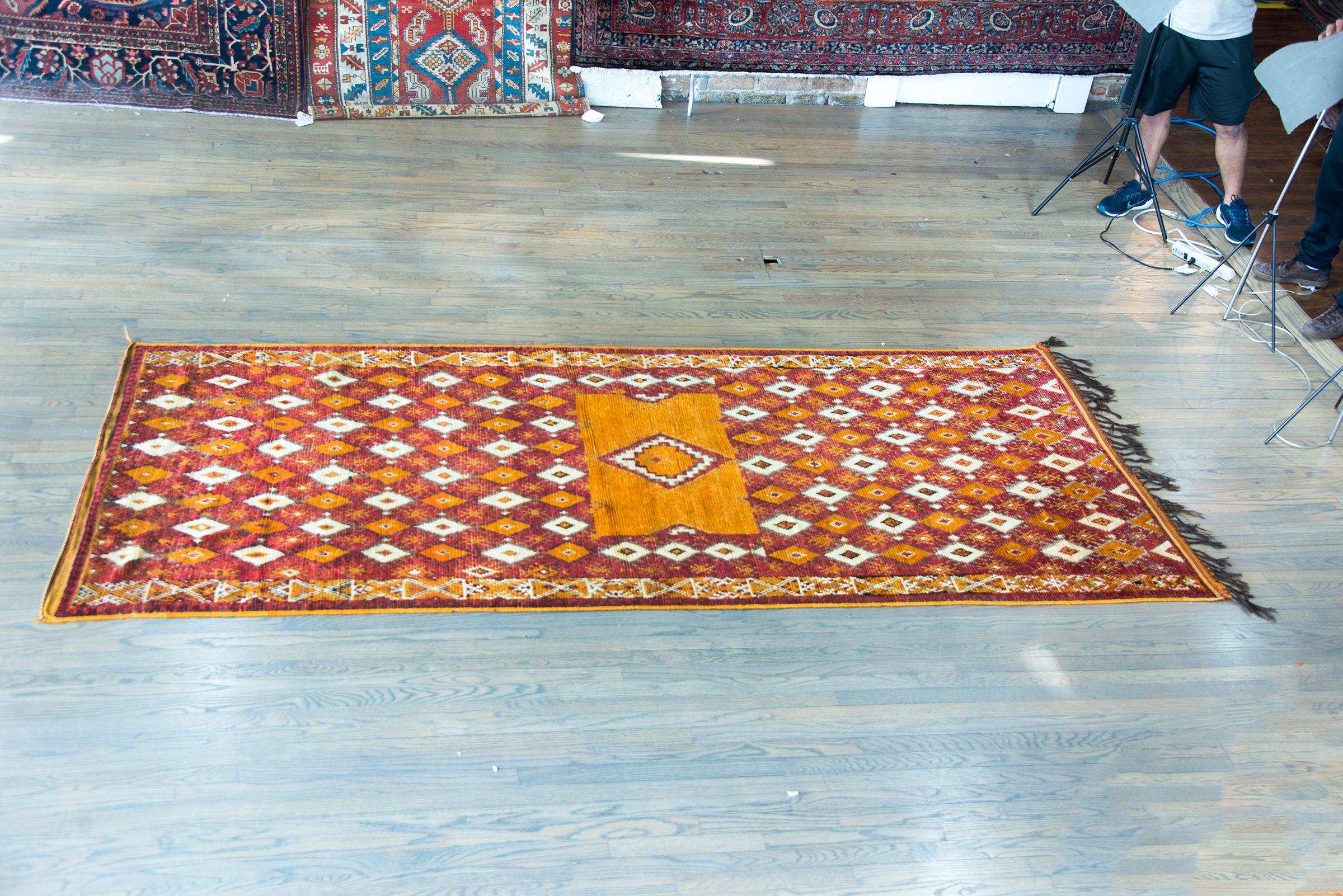 Marokkanischer Vintage-Teppich im Angebot 7