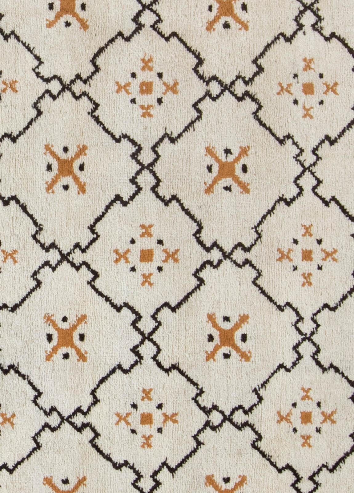 Vintage Moroccan rug
Size: 11'3