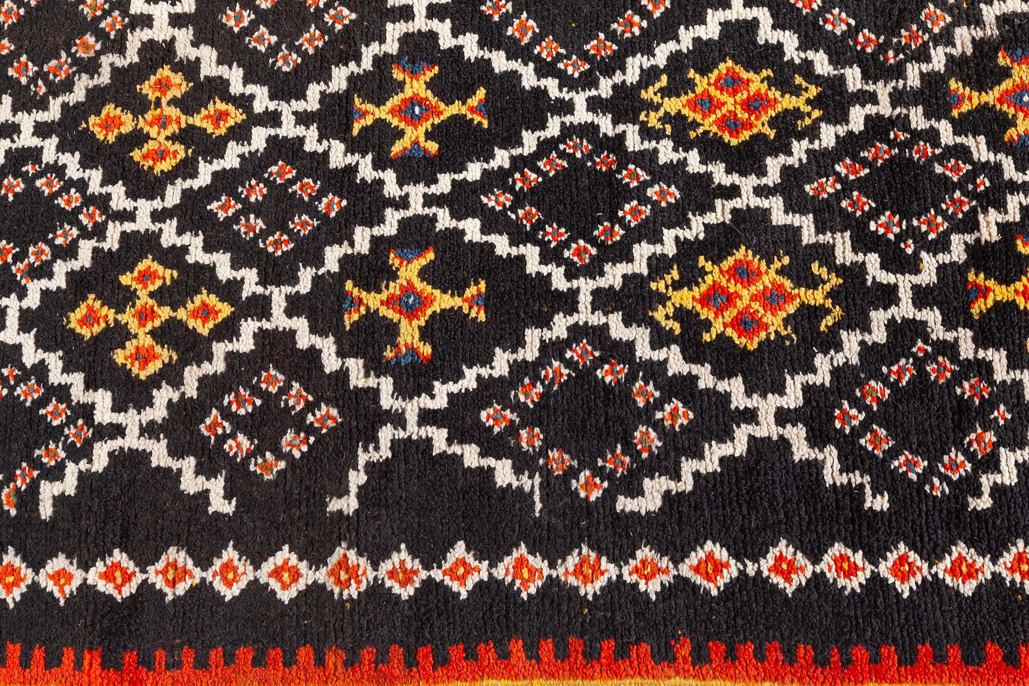 Vintage Moroccan Rug In Good Condition For Sale In New York, NY