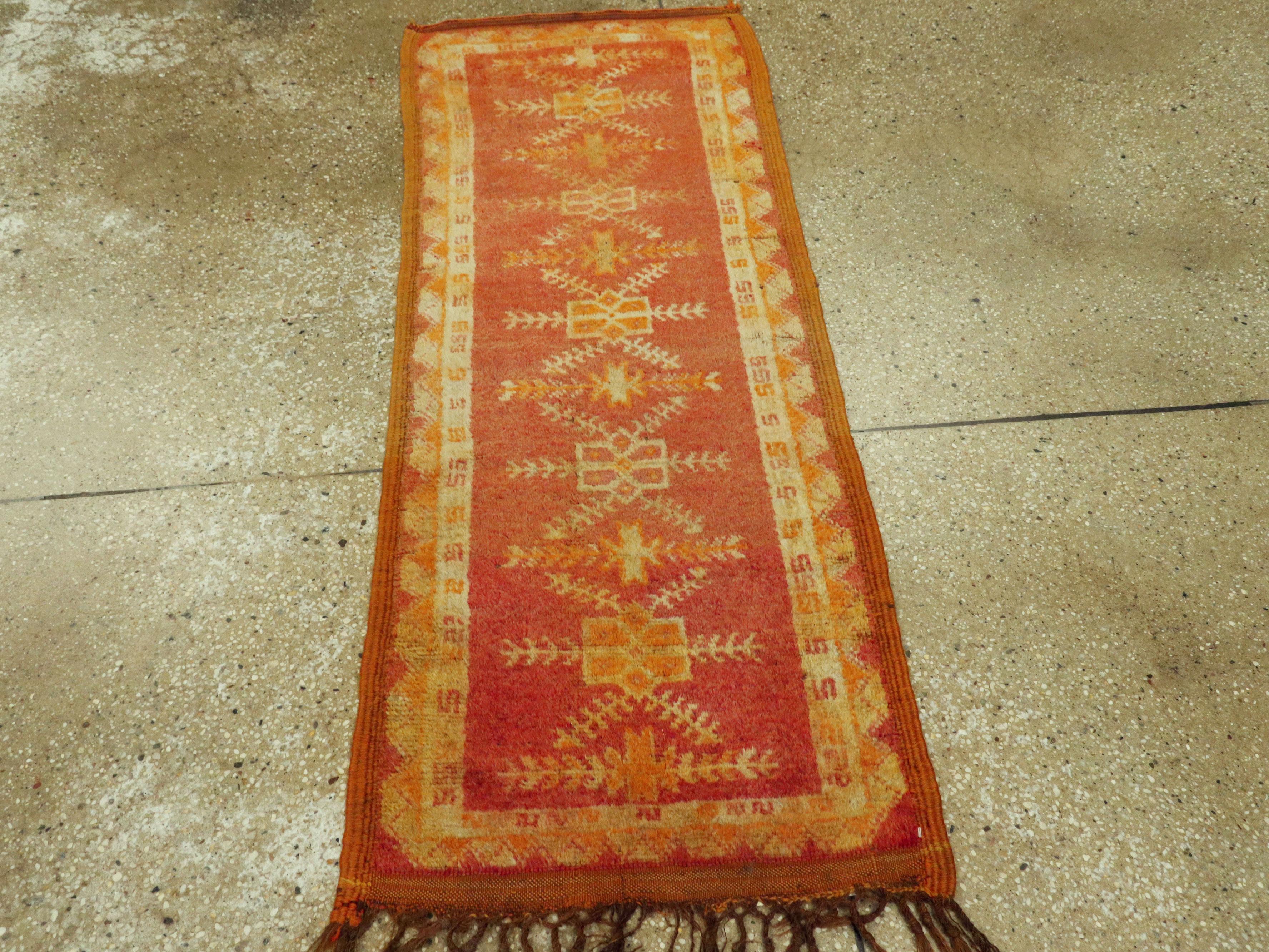 Vintage Moroccan Rug In Excellent Condition For Sale In New York, NY