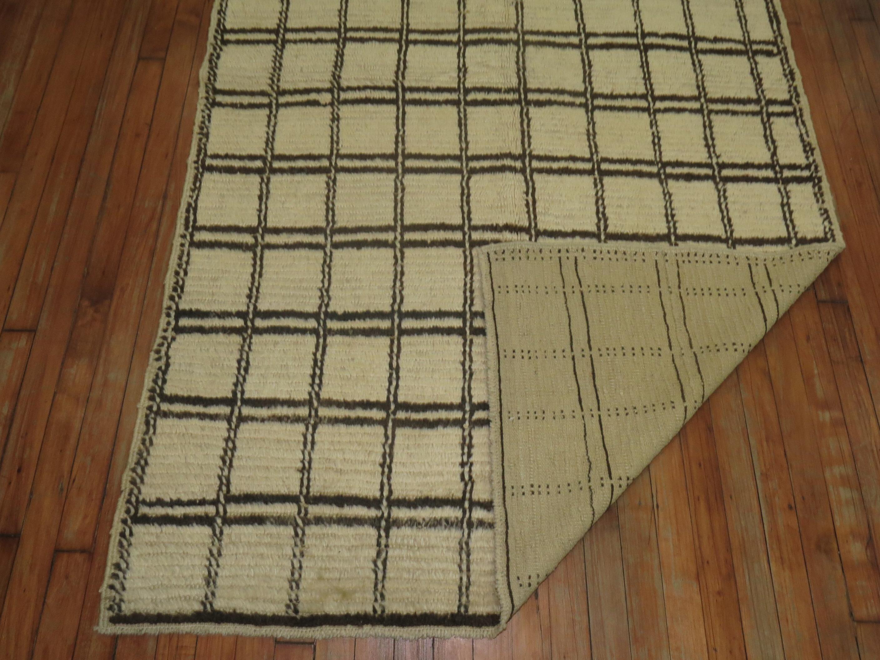 One of a kind Moroccan rug with a box shaped linear motif.

4'2'' x 7'2''