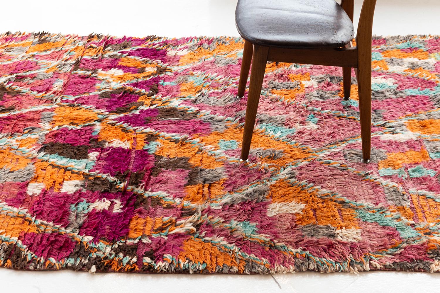 Marokkanischer Teppich aus der High Atlas-Kollektion (Handgeknüpft) im Angebot