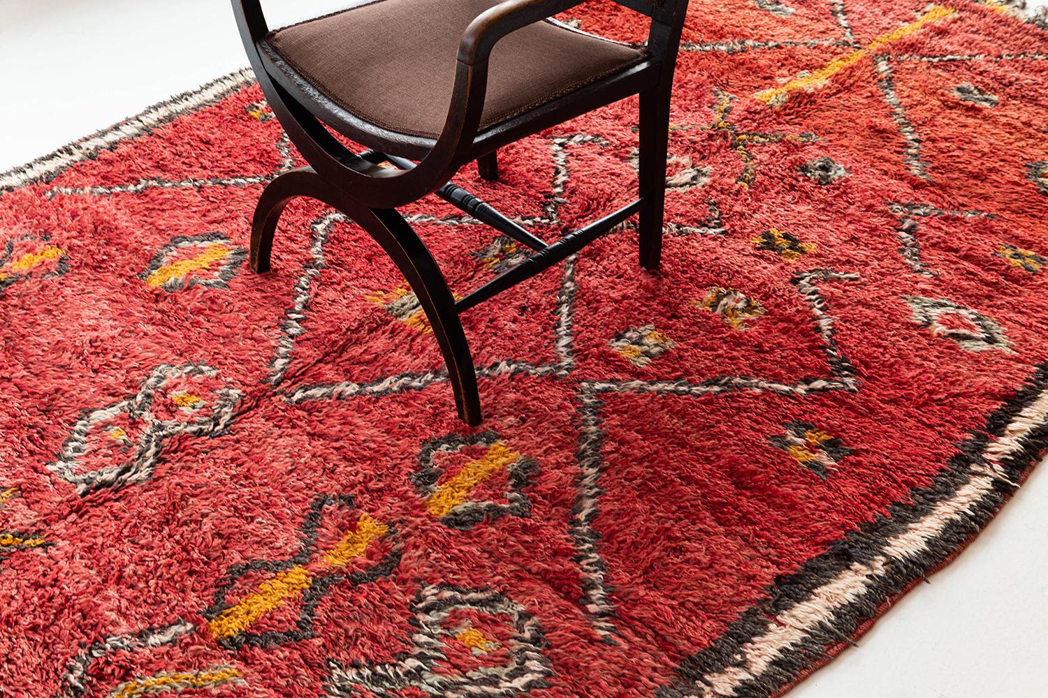Marokkanischer Teppich aus der High Atlas-Kollektion im Zustand „Gut“ im Angebot in WEST HOLLYWOOD, CA