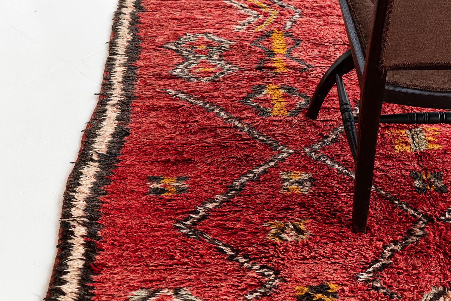 Marokkanischer Teppich aus der High Atlas-Kollektion (20. Jahrhundert) im Angebot