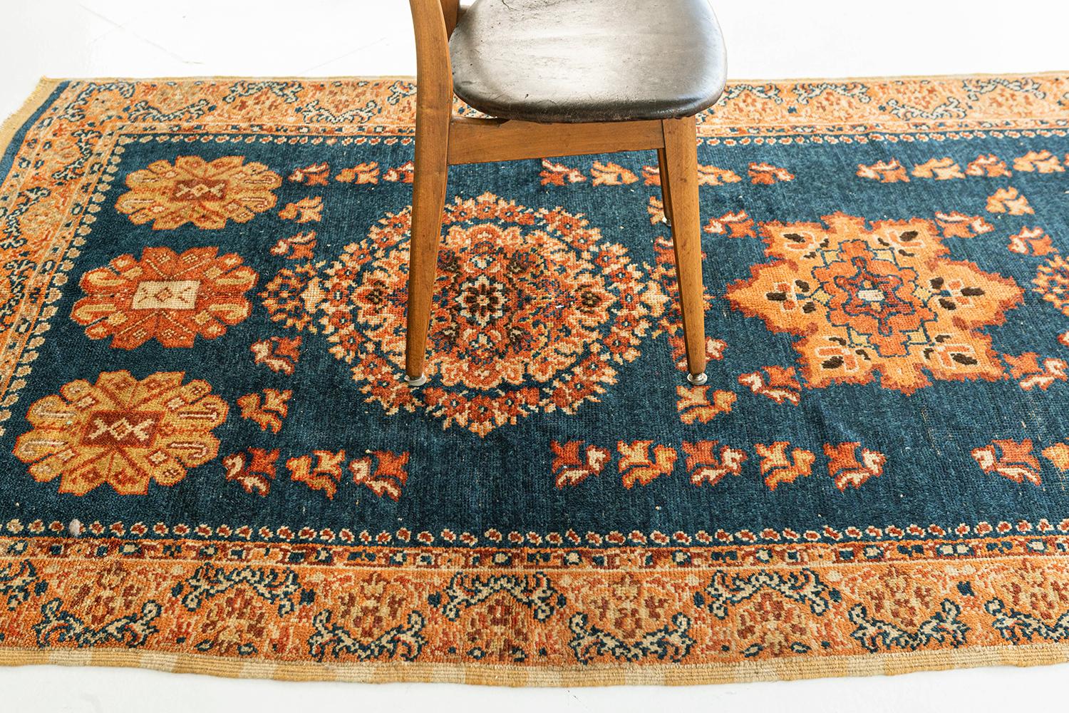 Annodato a mano Tappeto marocchino vintage High Atlas Tribe Atlas Collection in vendita