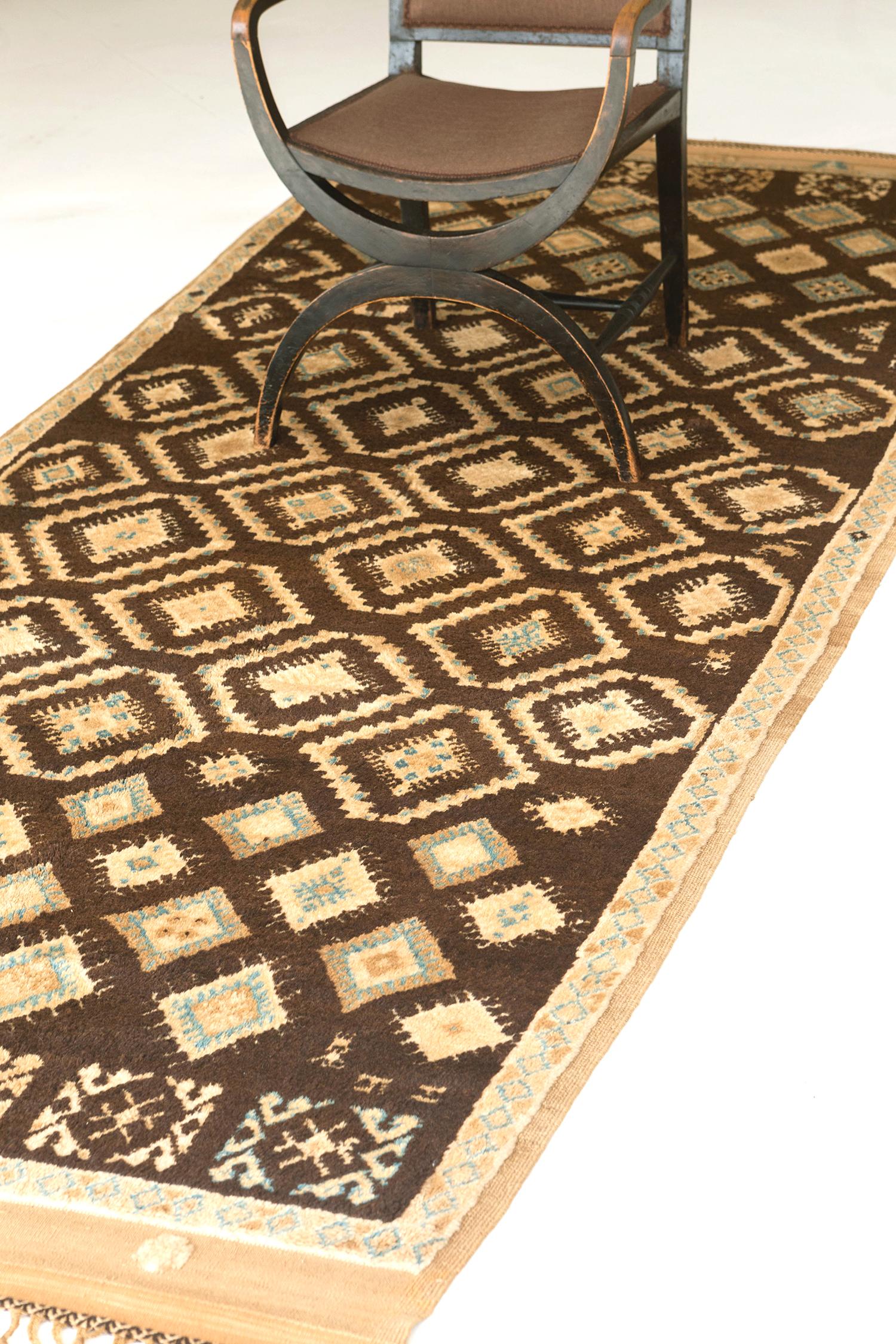 Marokkanischer Teppich mit hohem Atlasbesatz, Marokkanisch (Wolle) im Angebot