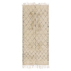 Marokkanischer Vintage-Teppich in Beige und Brown mit Rautenmustern von Rug & Kilim