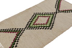 Alfombra marroquí vintage en beige con motivos de rombos, de Rug & Kilim