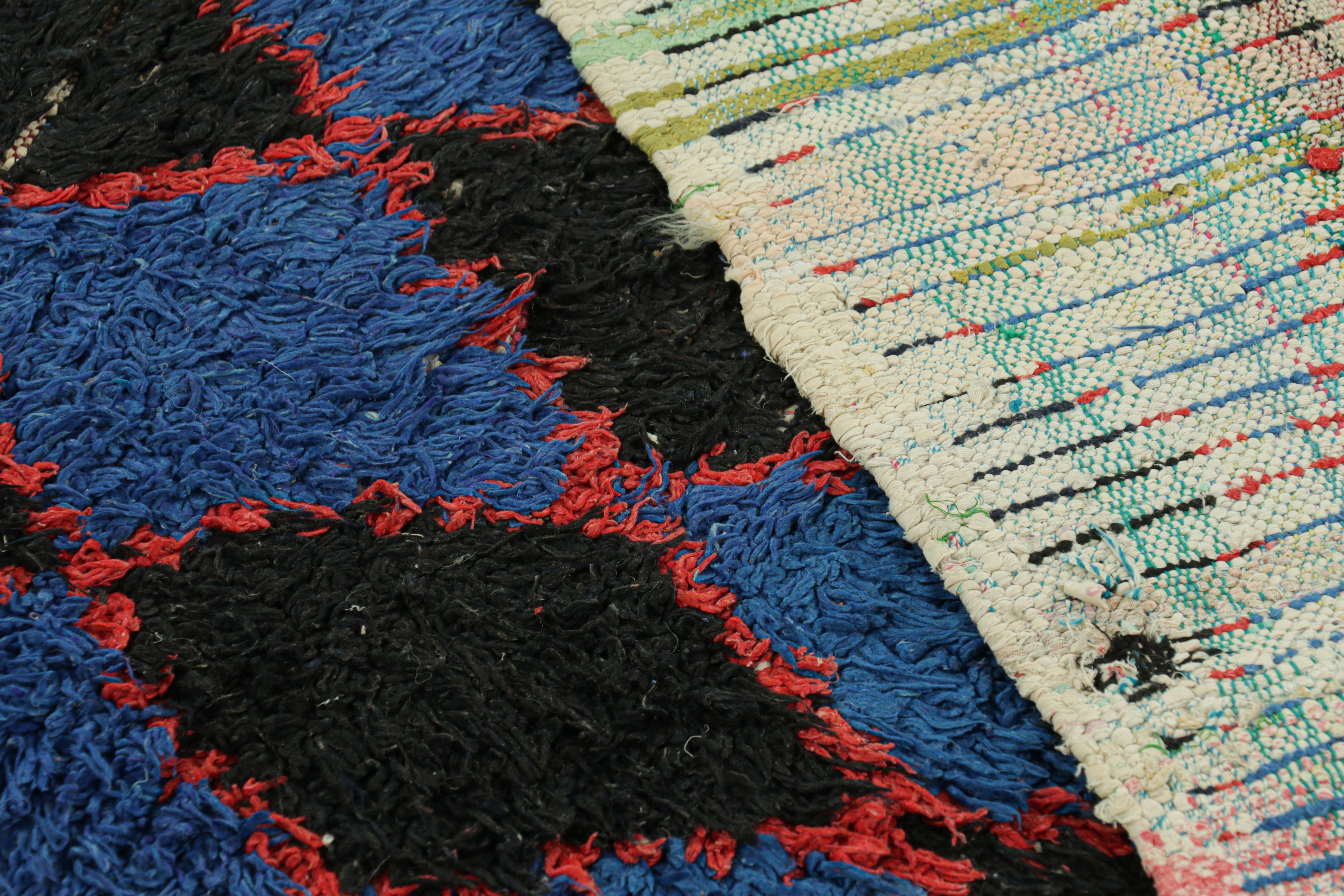 Lana Tappeto marocchino vintage con motivi a diamante neri, blu e rossi, da Rug & Kilim in vendita
