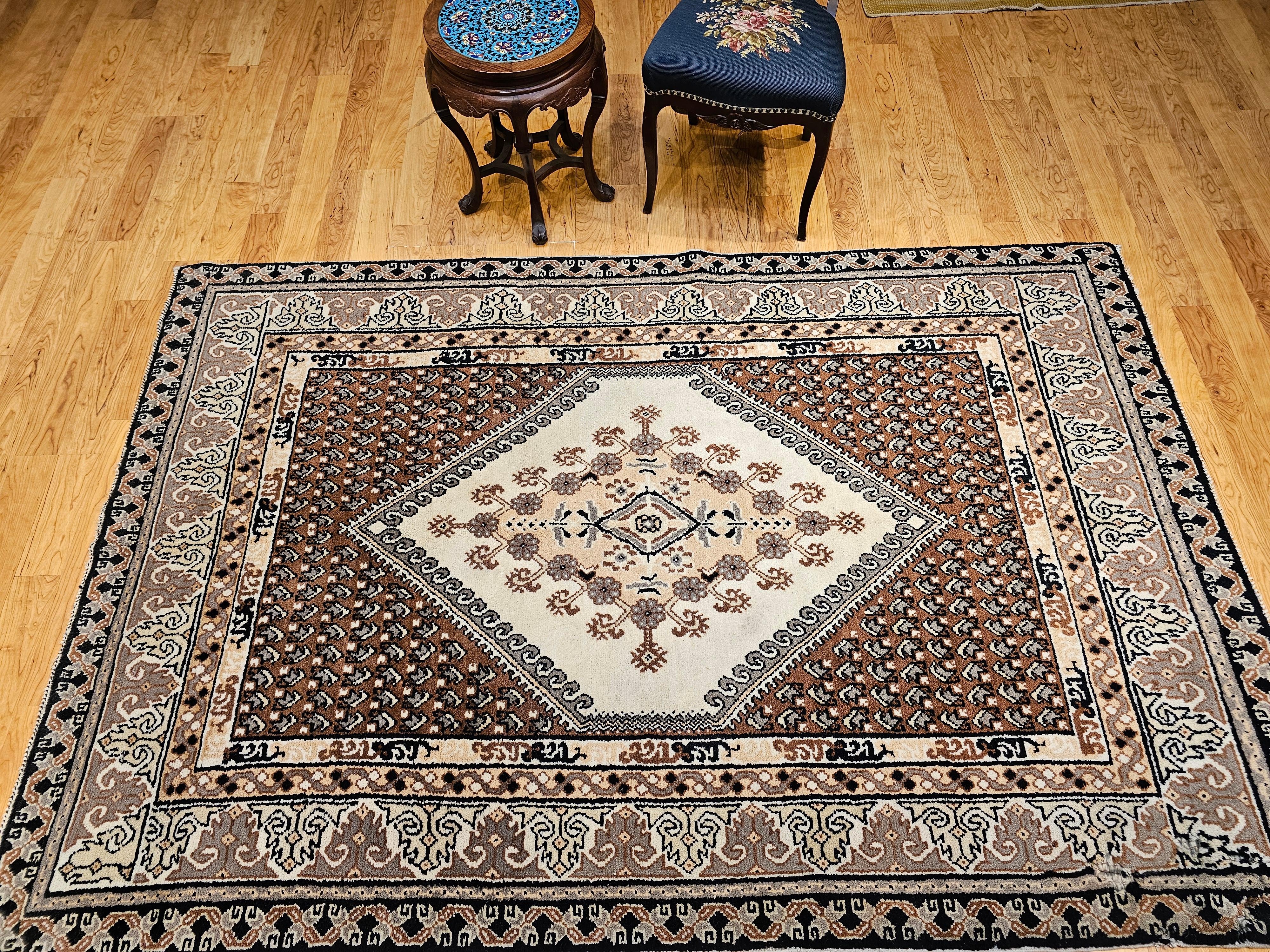 Marokkanischer Vintage-Teppich mit Medaillon-Muster in Brown, Elfenbein, Schwarz, Grau im Angebot 10