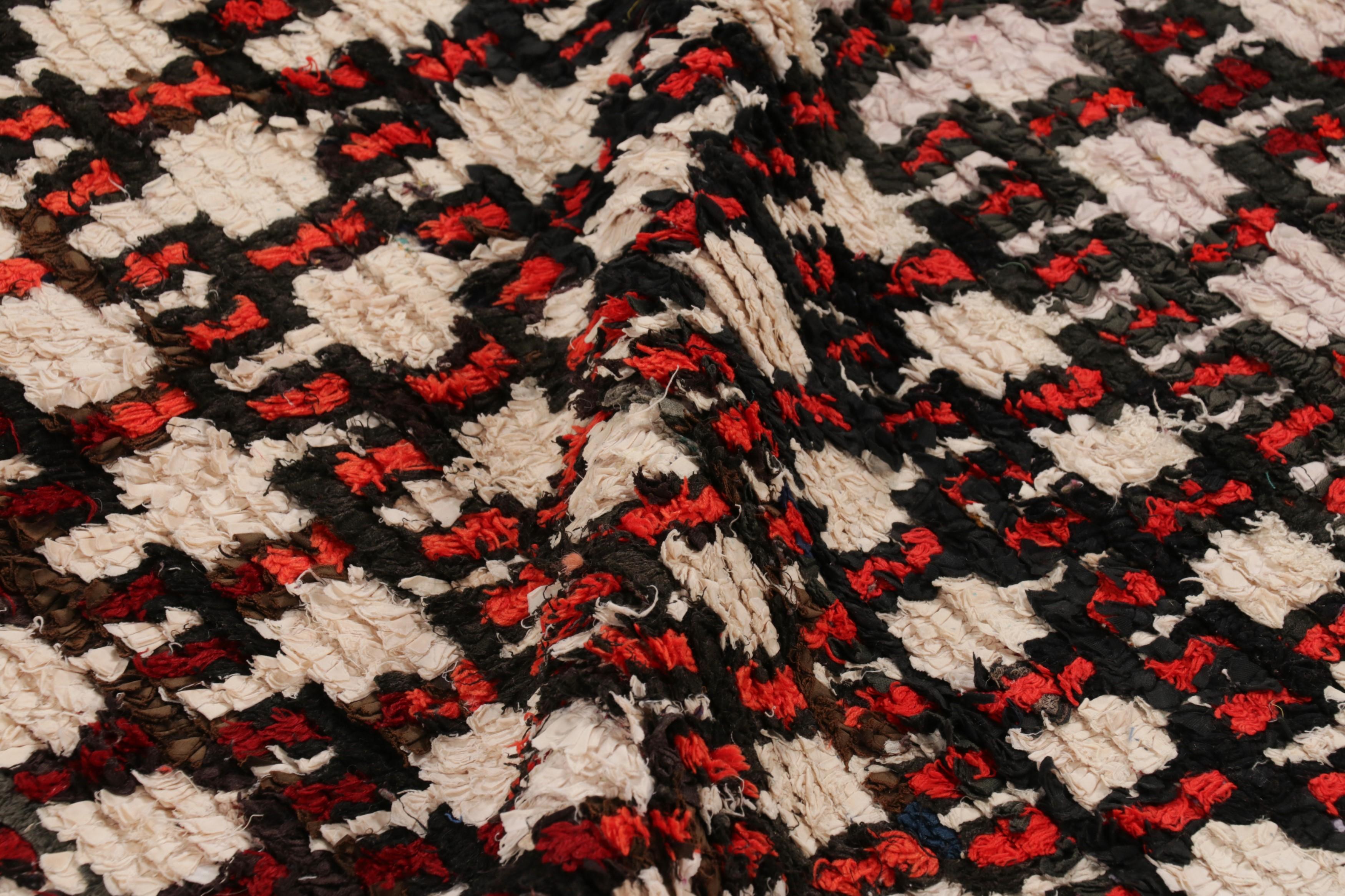 Wool Vintage Moroccan Rug in Red and Cream with Geometric Patterns - Rug & Kilim For Sale