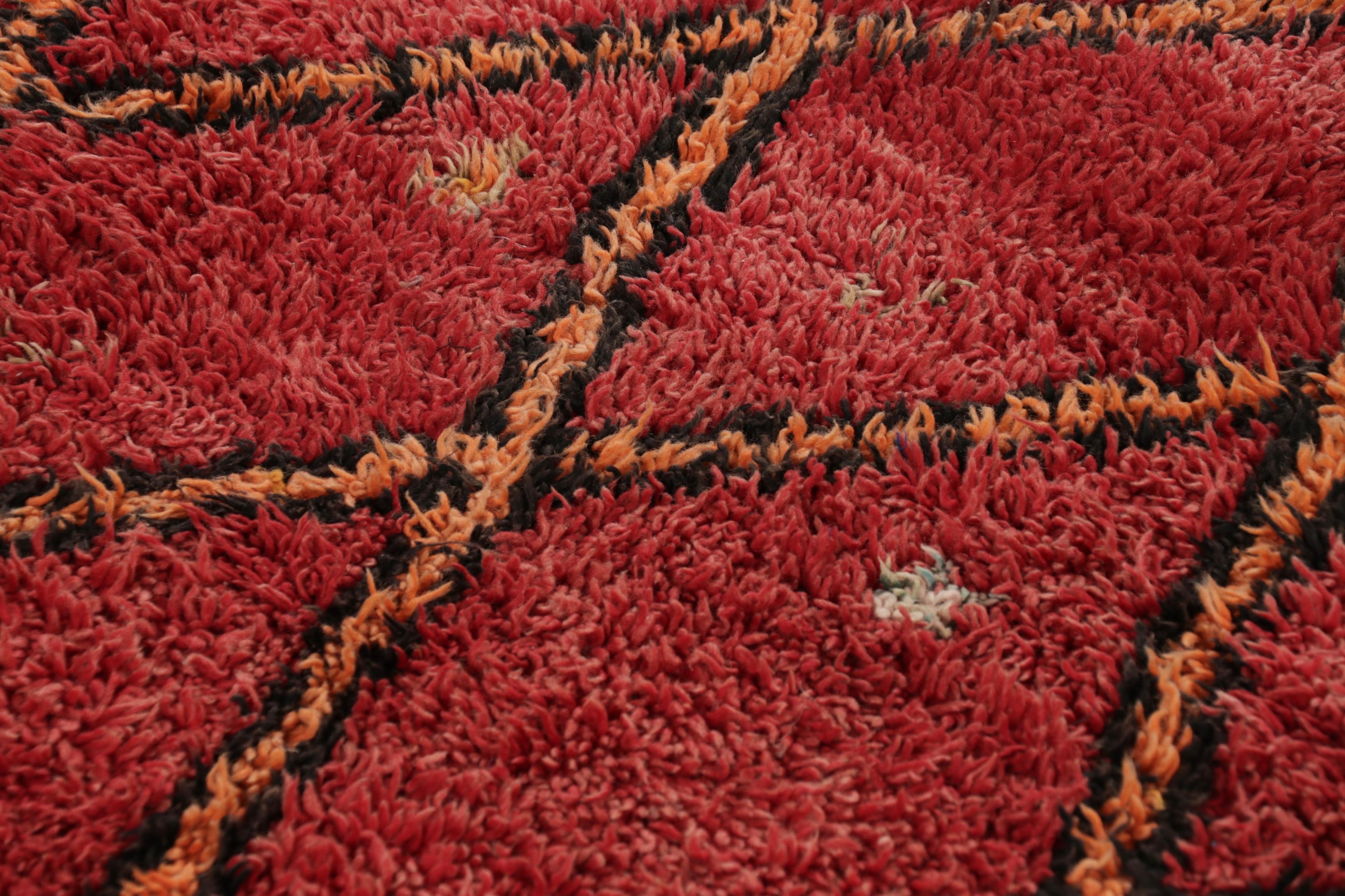 Wool Vintage Moroccan Rug in Red with Geometric Lattice Pattern - Rug & Kilim For Sale