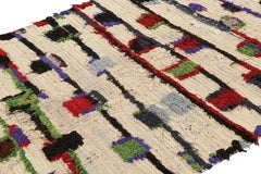 Tappeto marocchino vintage in bianco con motivi geometrici e strisce  Rug & Kilim