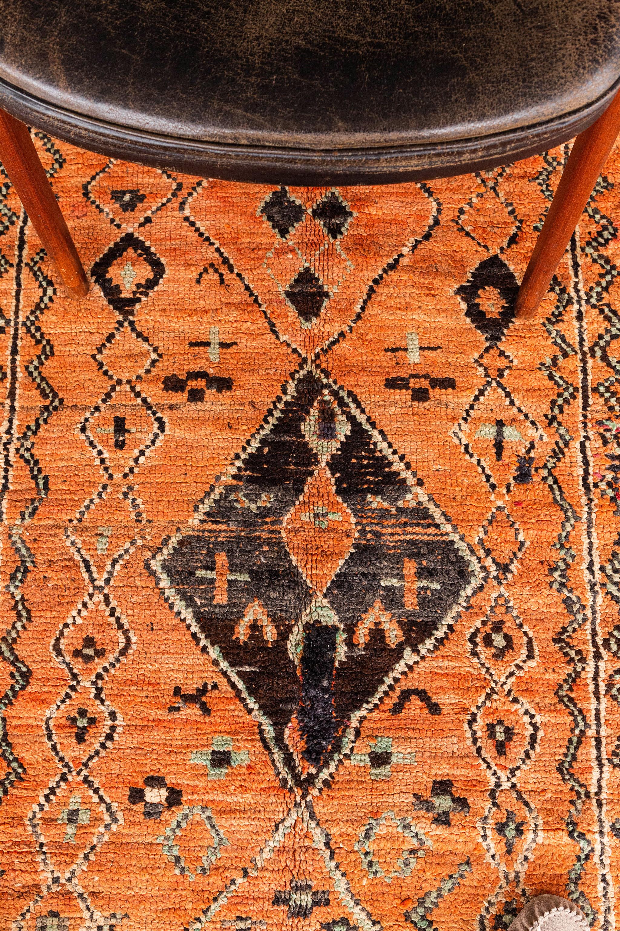 Marokkanischer Vintage-Teppich Middle Atlas Tribe Atlas Kollektion (Handgeknüpft) im Angebot