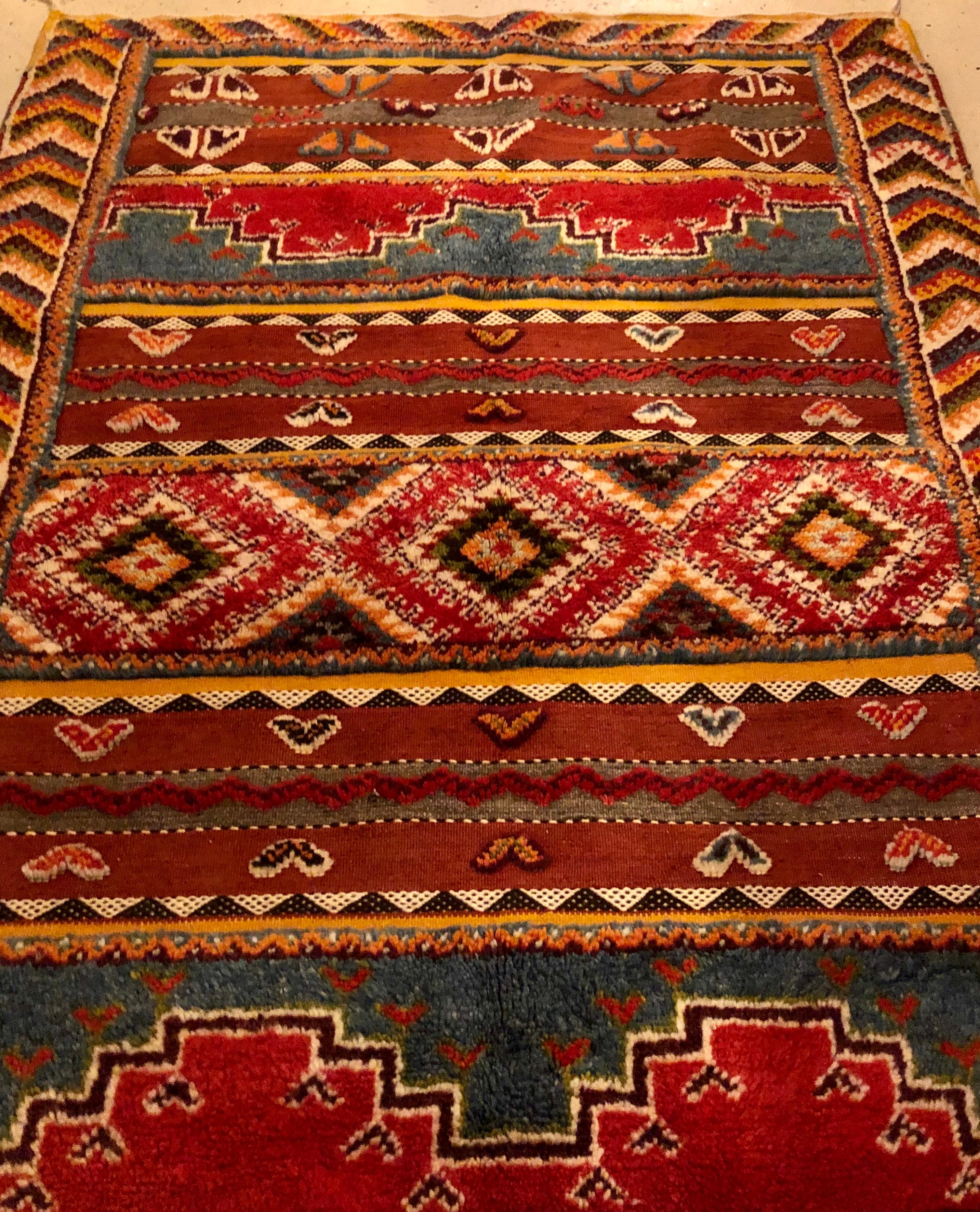 Late 20th Century Vintage Moroccan Rug or Carpet, Handwoven Organic Wool Rug with Tribal Design