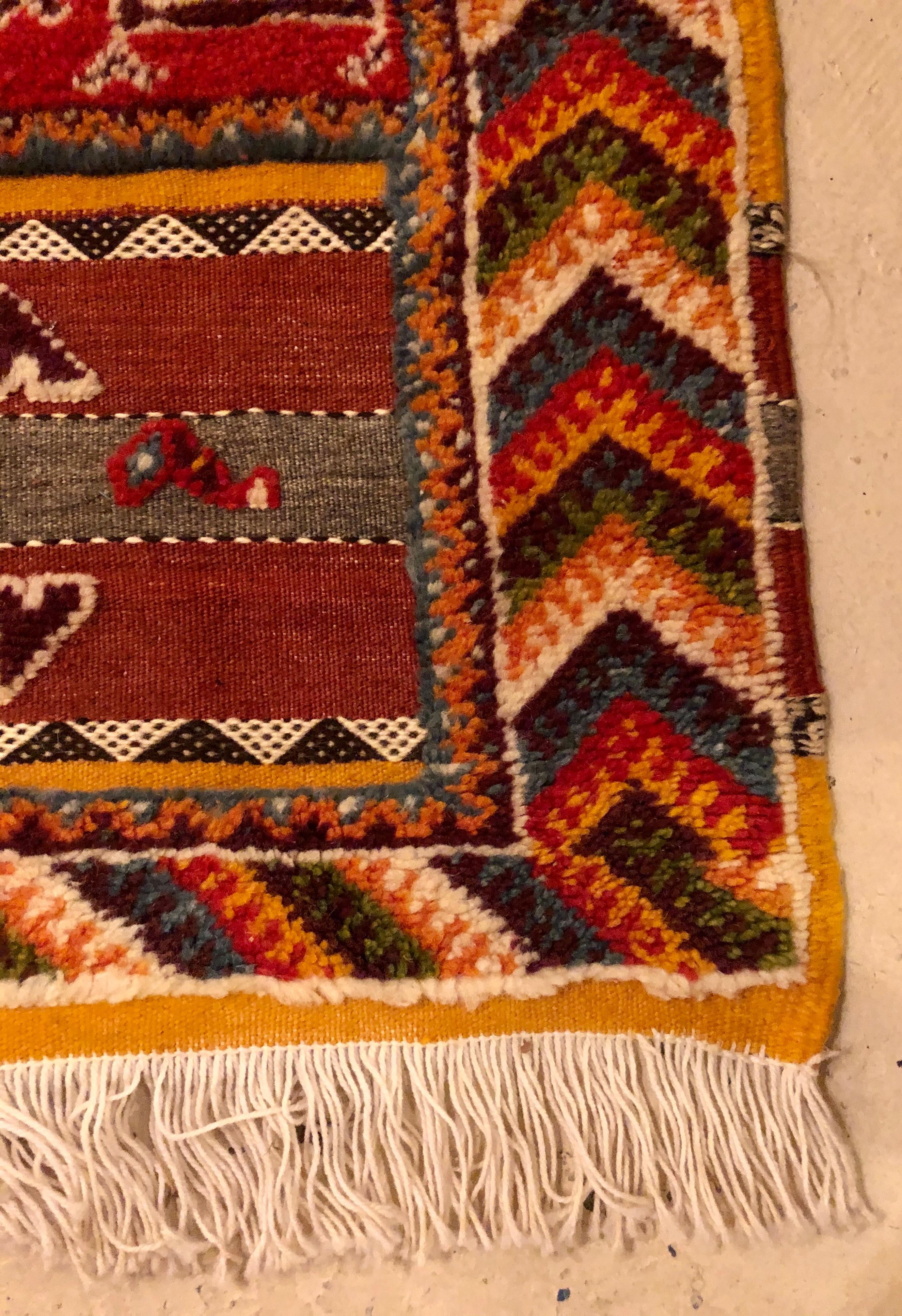 Vintage Moroccan Rug or Carpet, Handwoven Organic Wool Rug with Tribal Design 1