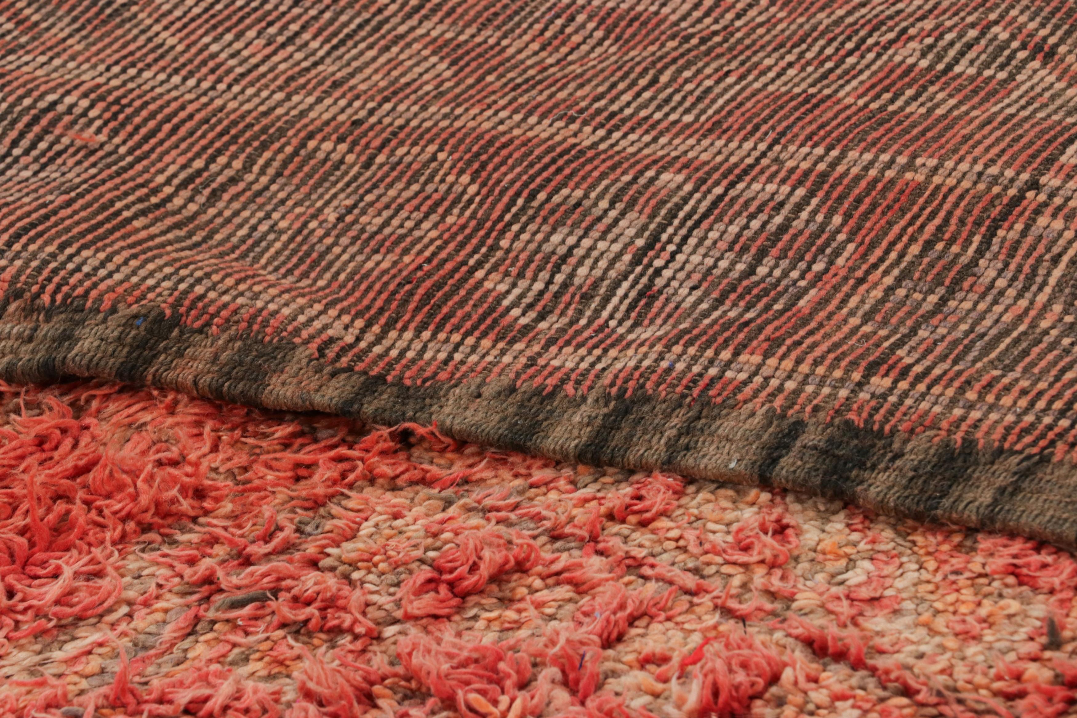 Vintage Marokkanischer Teppich, Rot & Beige mit Rautenmustern - Rug & Kilim im Angebot 1